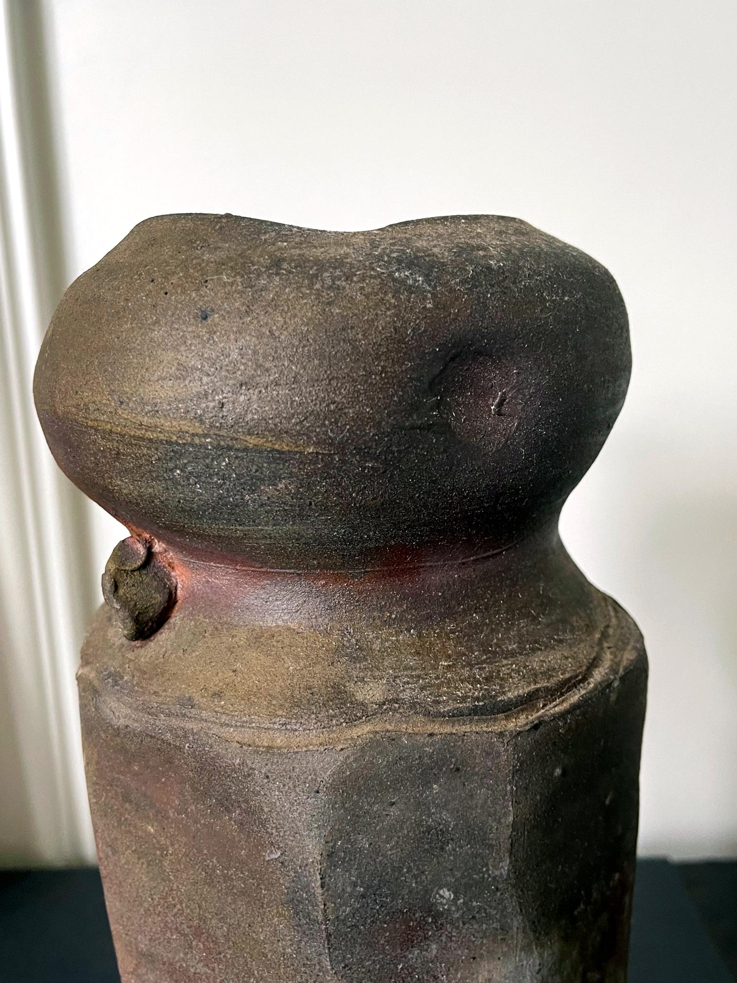 Vase en céramique avec finition en bois de Paul Chaleff en vente 4