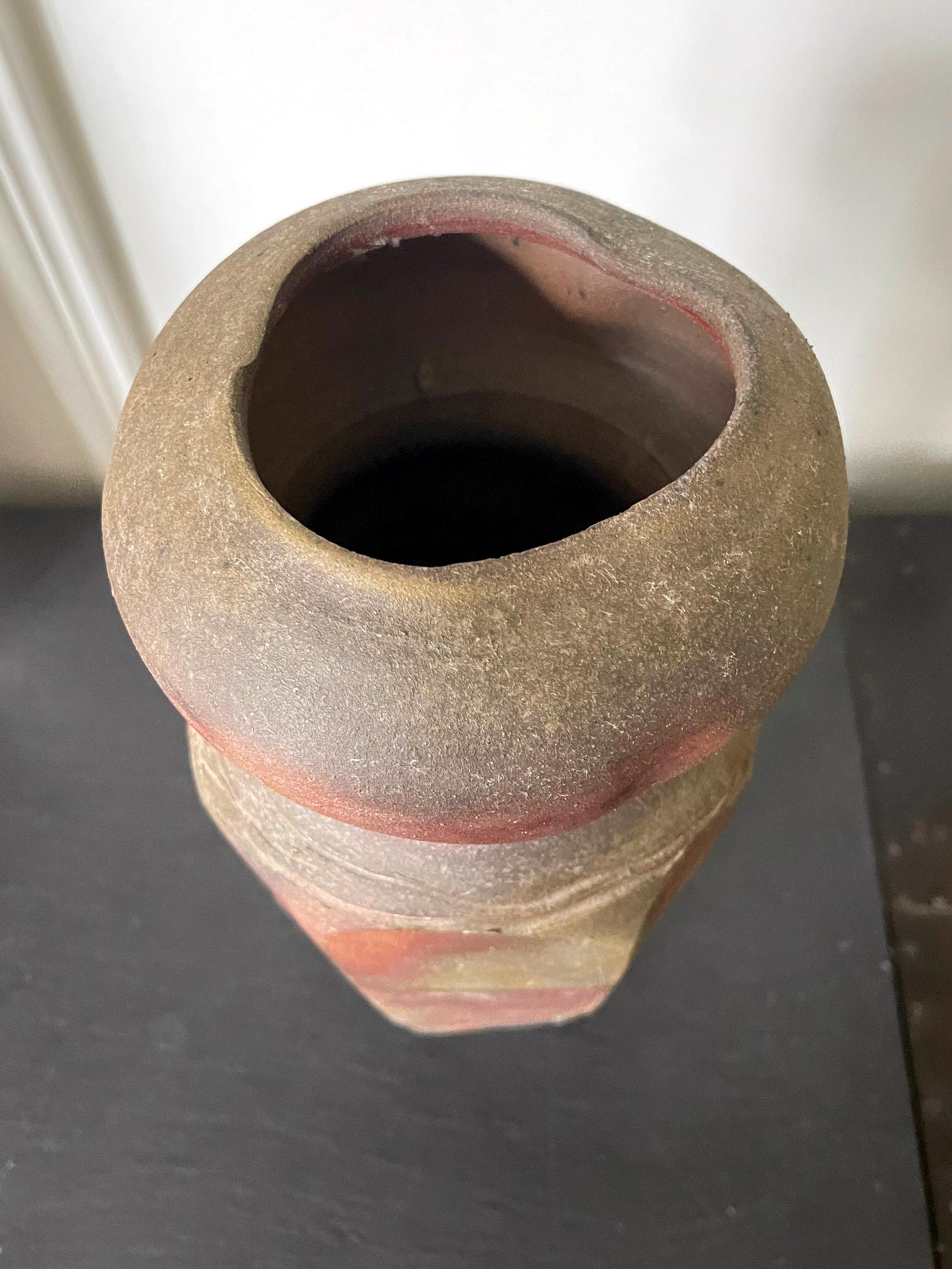 Vase en céramique avec finition en bois de Paul Chaleff en vente 1