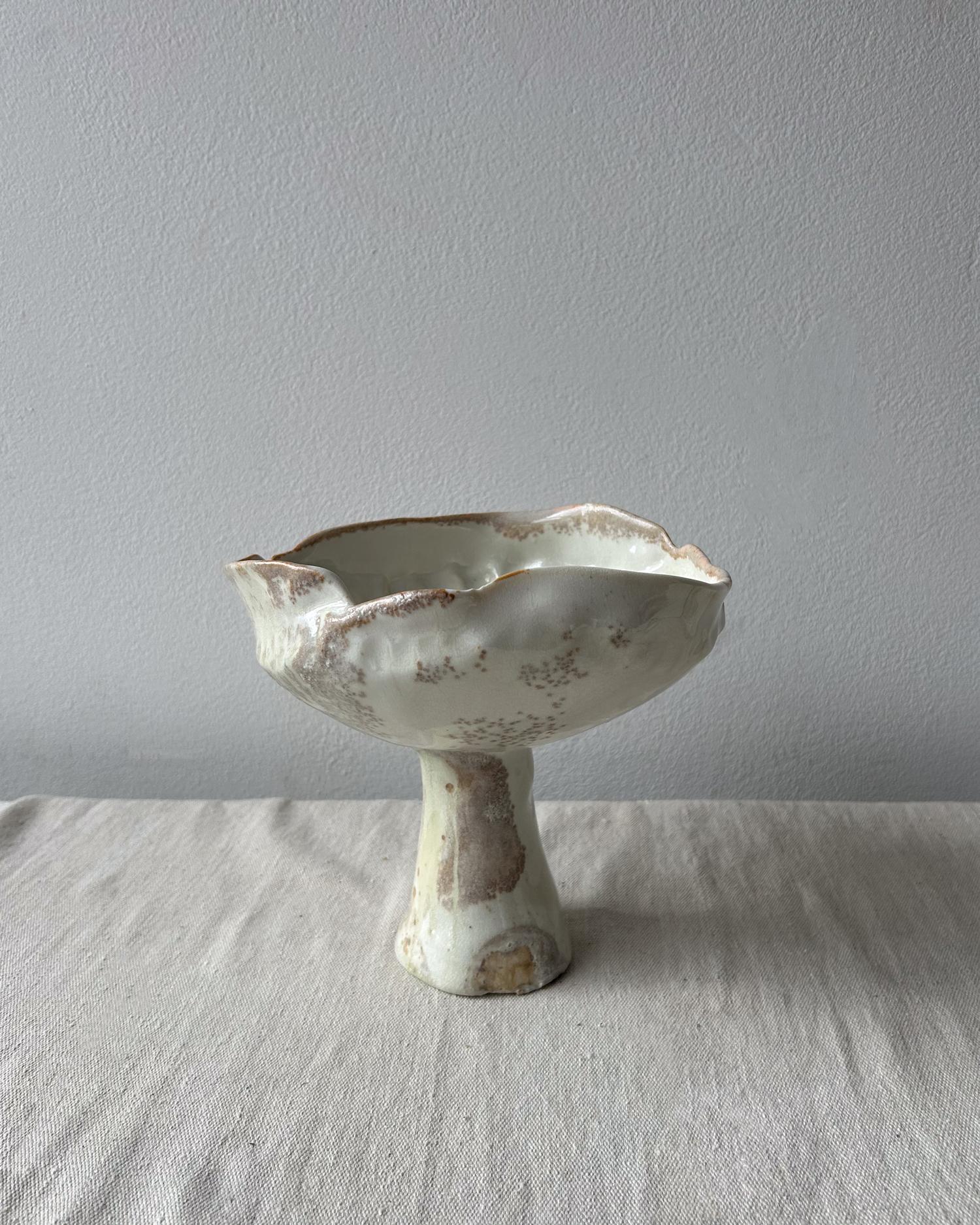 Organico moderno Vaso con piedistallo in Wood in vendita