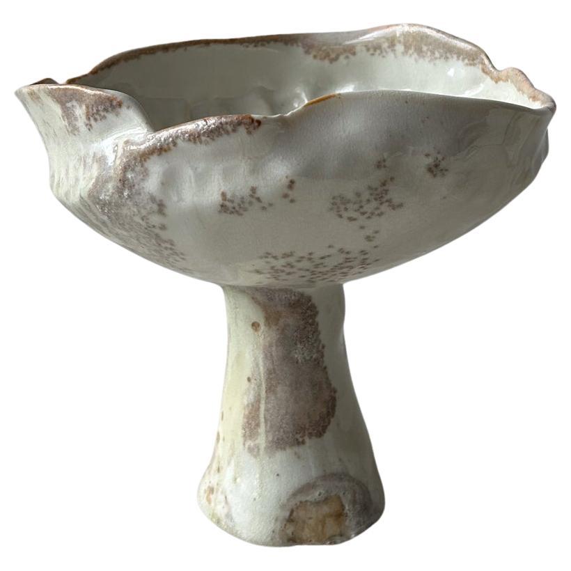Vaso con piedistallo in Wood in vendita