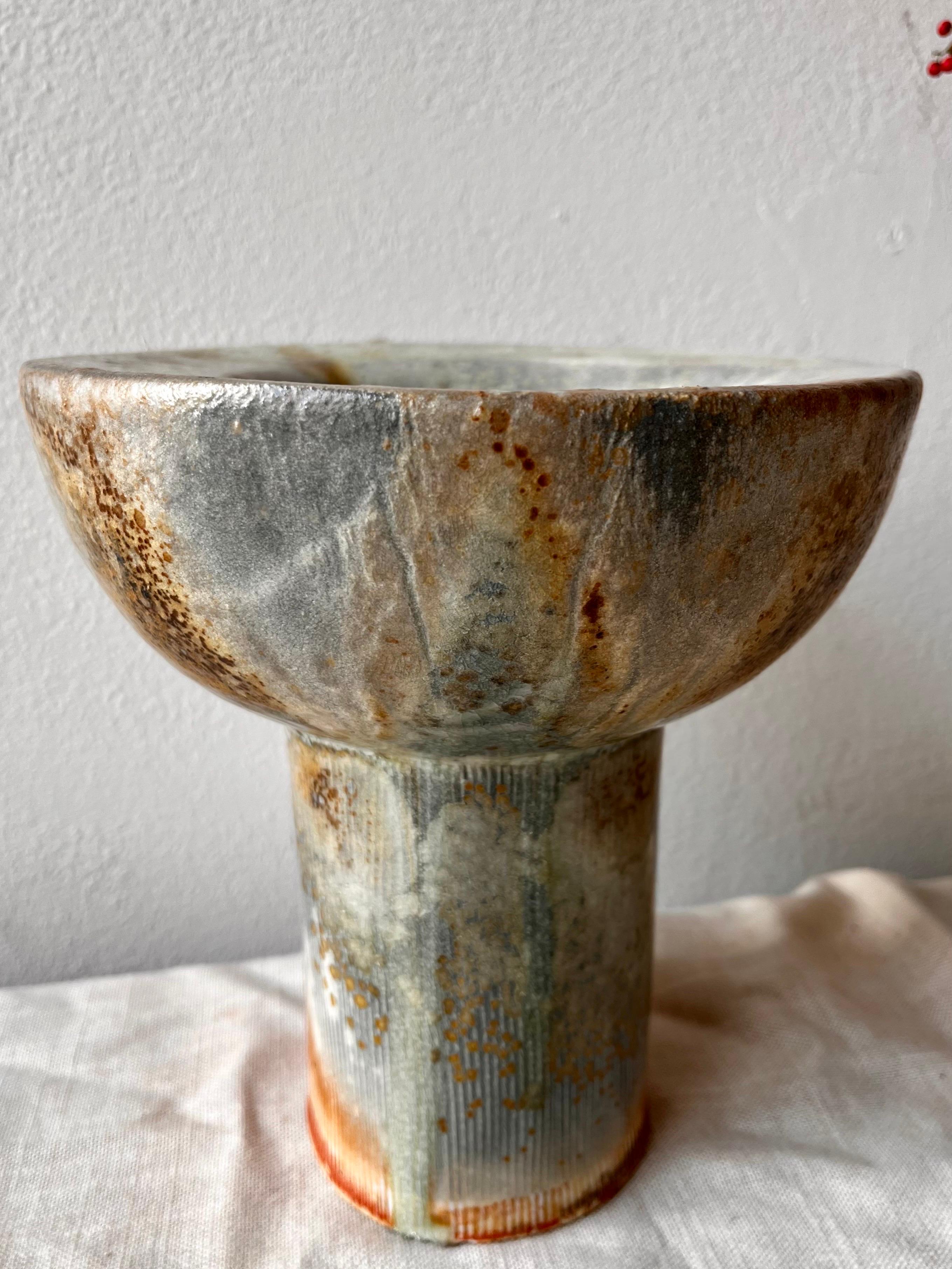Wood-Fired Porcelain Pedestal Bowl 22K Gold Kintsugi Repair Hand-Built Ceramic  For Sale 1