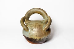 Sillón de gres cocido de Mia Jensen, 2024.