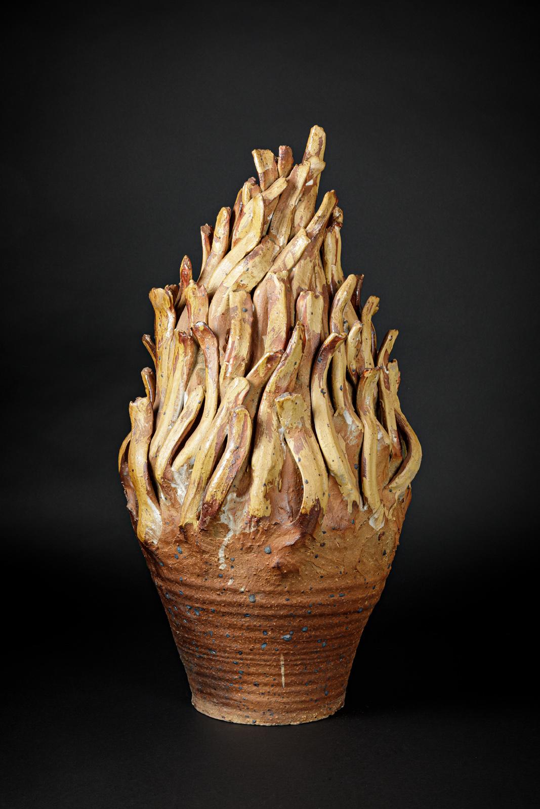 Wood fired stoneware «Pot à feu» sculpture by Île/Mer/Froid.
Artist signature under the base. 2023.
H : 29.9’ x 14.6’ inches.
