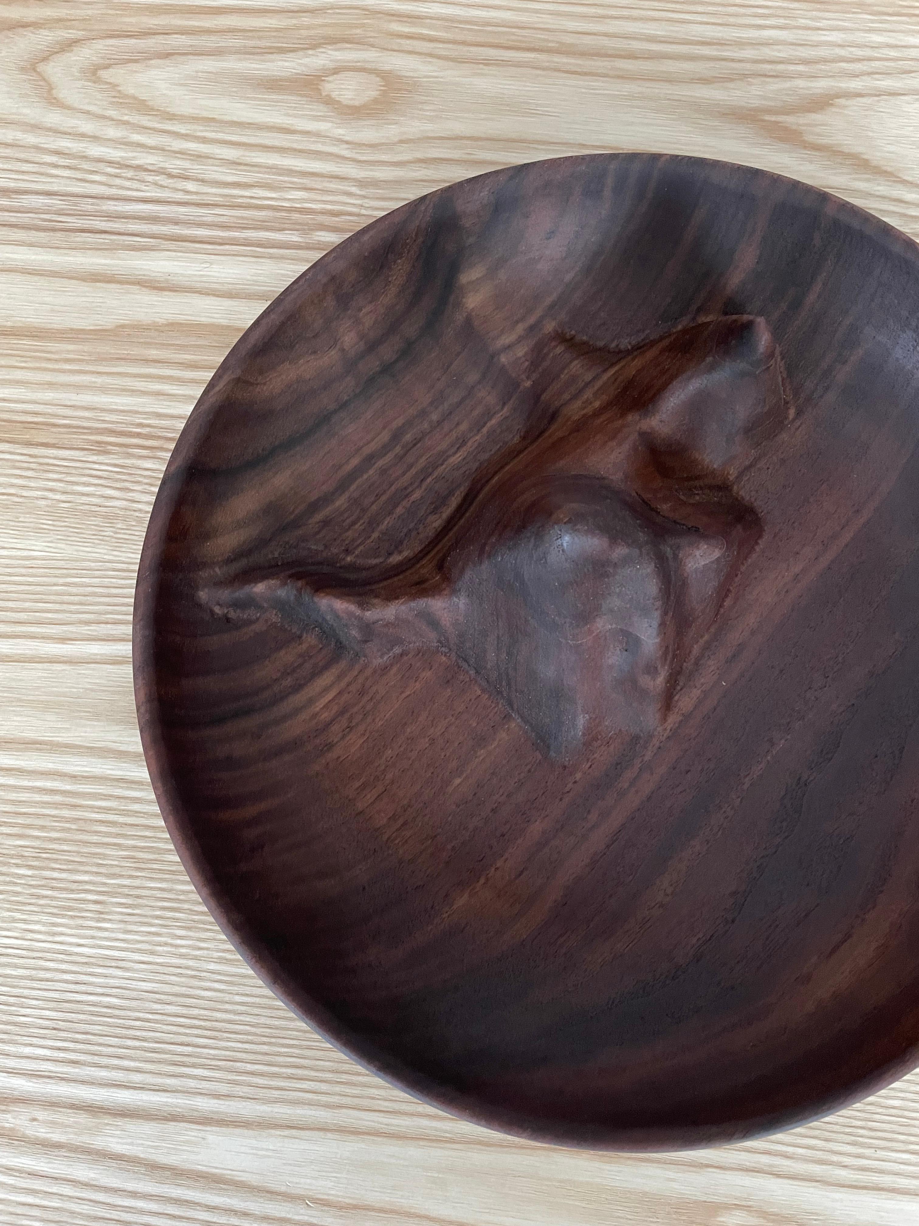 Canadian Wood Fitz Roy Bowl in Walnut from Skodi Collection by Pompous Fox For Sale