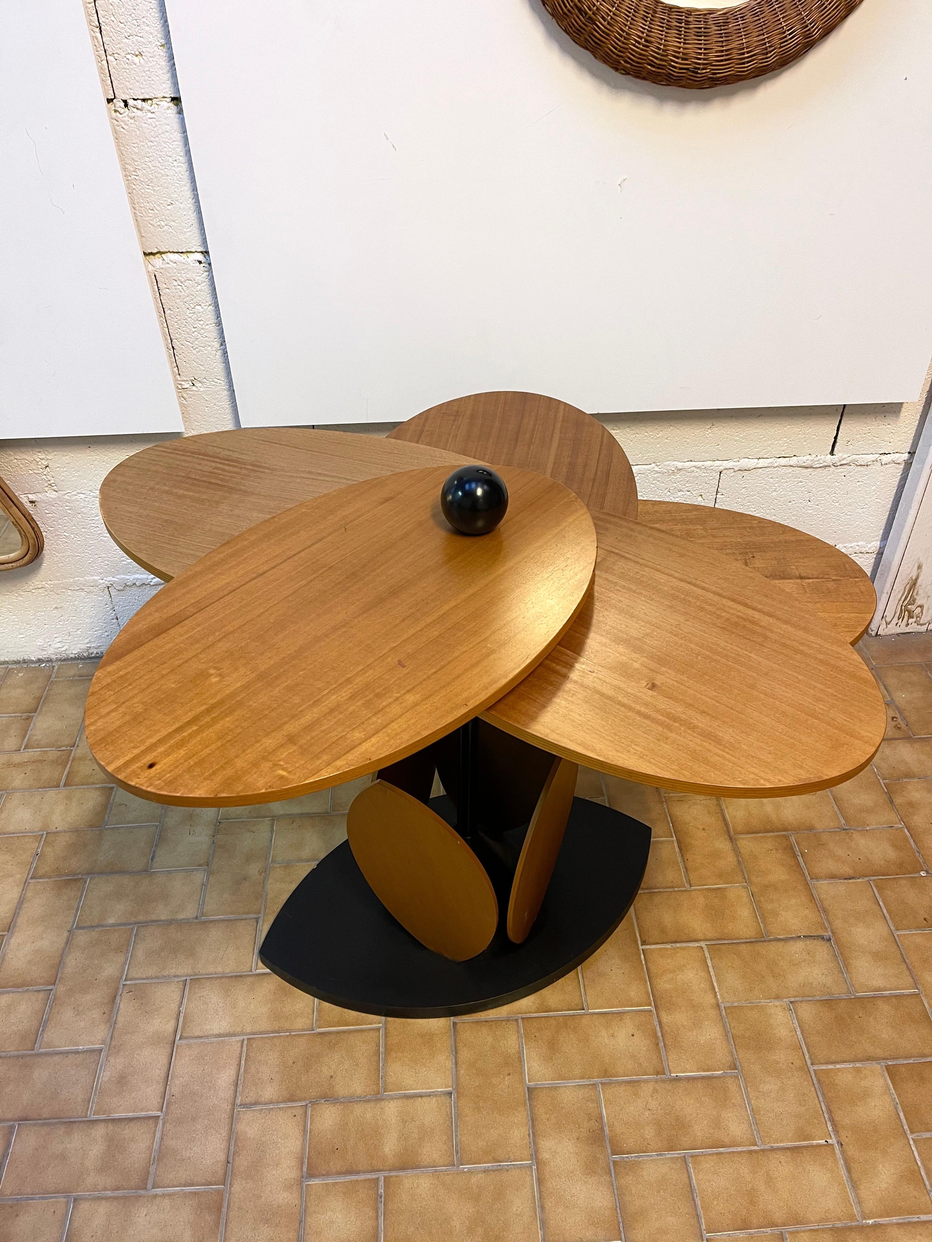 Wood Flower Modular Table. Italy, 1980s In Good Condition For Sale In SAINT-OUEN, FR