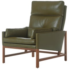 Fauteuil de salon à haut dossier avec cadre en bois, noyer et cuir, conçu par Craig Bassam