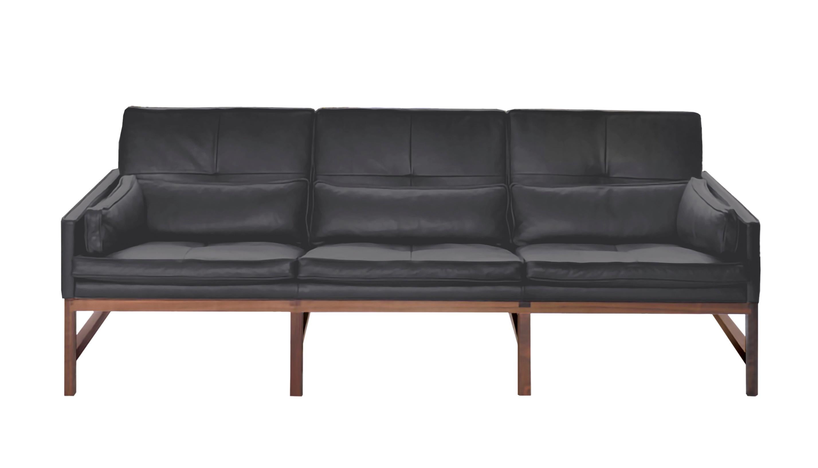 En vente : Black (Comfort 91089 Anthracite) Canapé à dossier bas en noyer et cuir avec structure en bois, designé par Craig Bassam