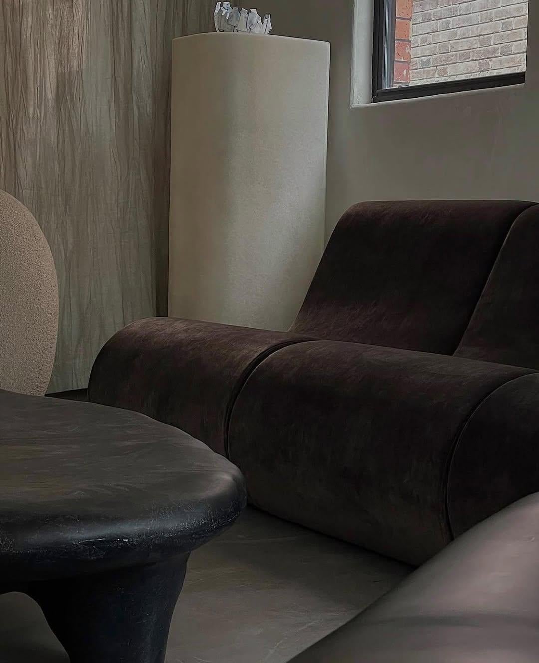 Modulares sofa mit holzrahmen und organischem stoff dunkelbraun by kar im Angebot 2
