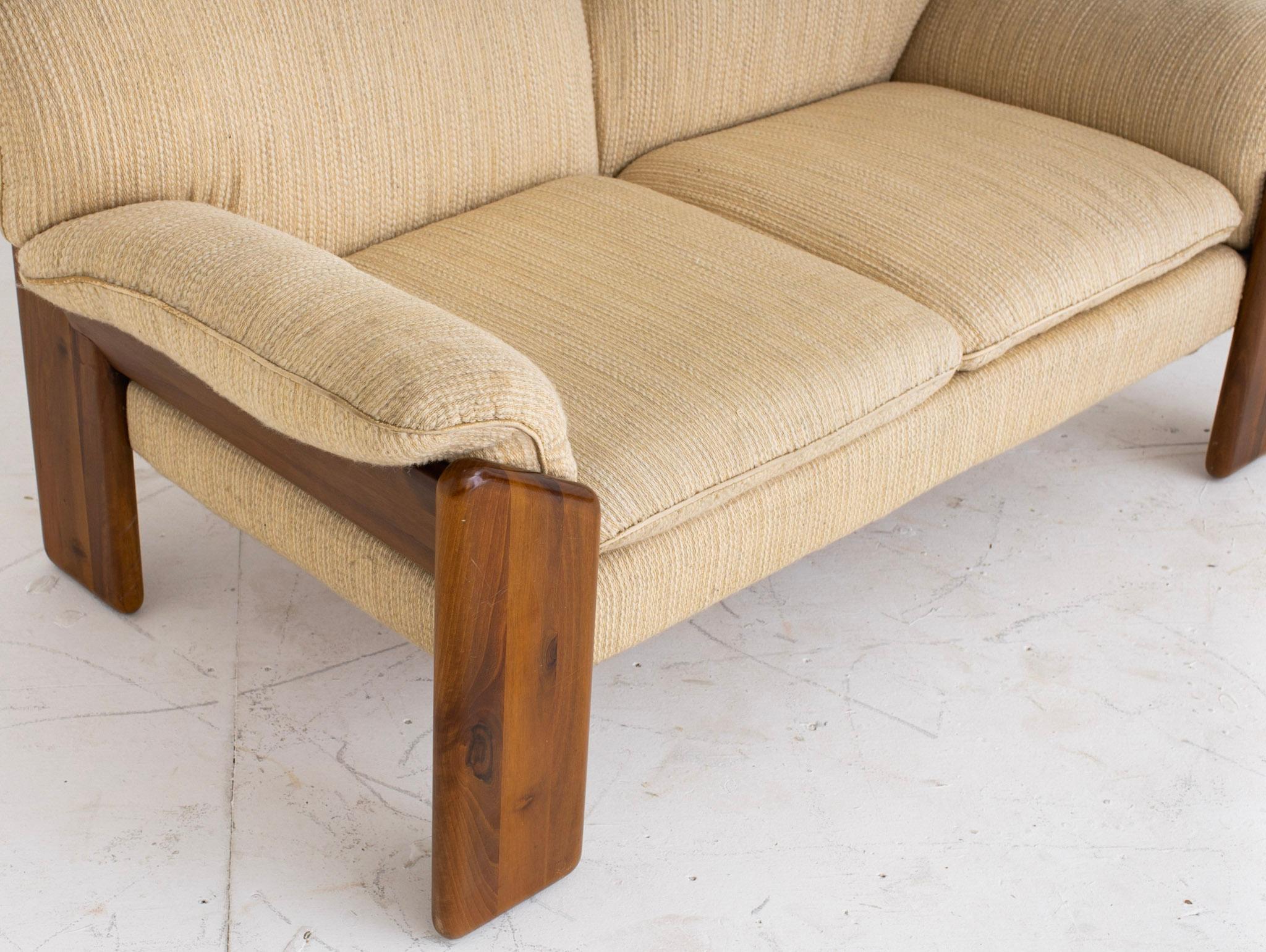 Wood Frame Sofa by Mario Marenco for Mobil Girgi In Good Condition In Brooklyn, NY