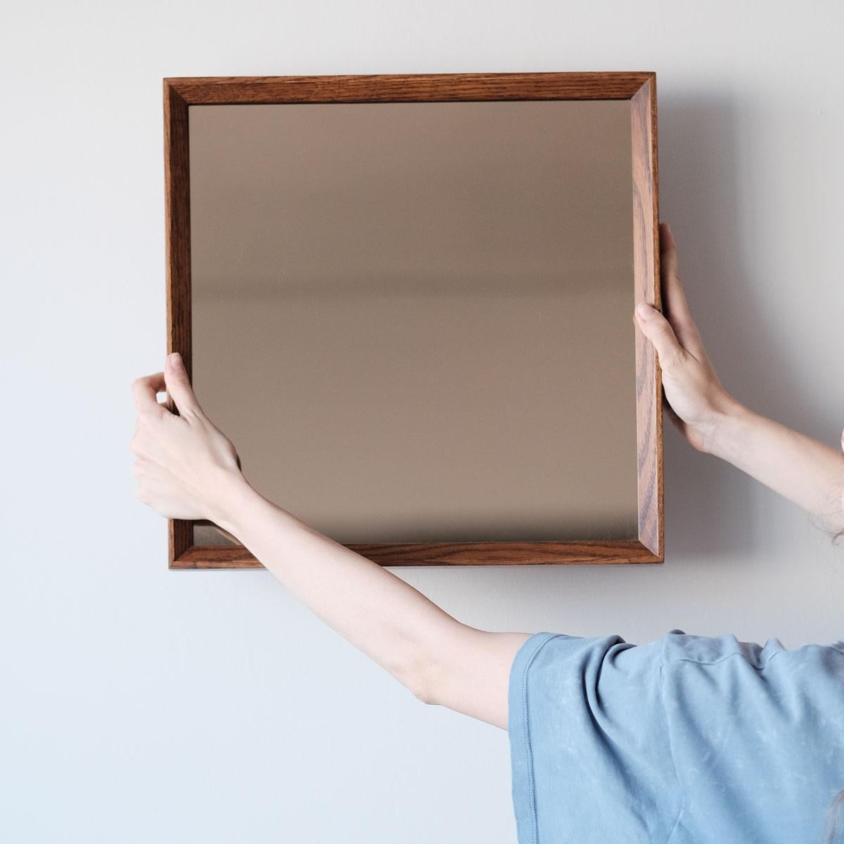 Fatto a mano Specchio con cornice in Wood, quadrato 40x40 cm - REGULAR in vendita