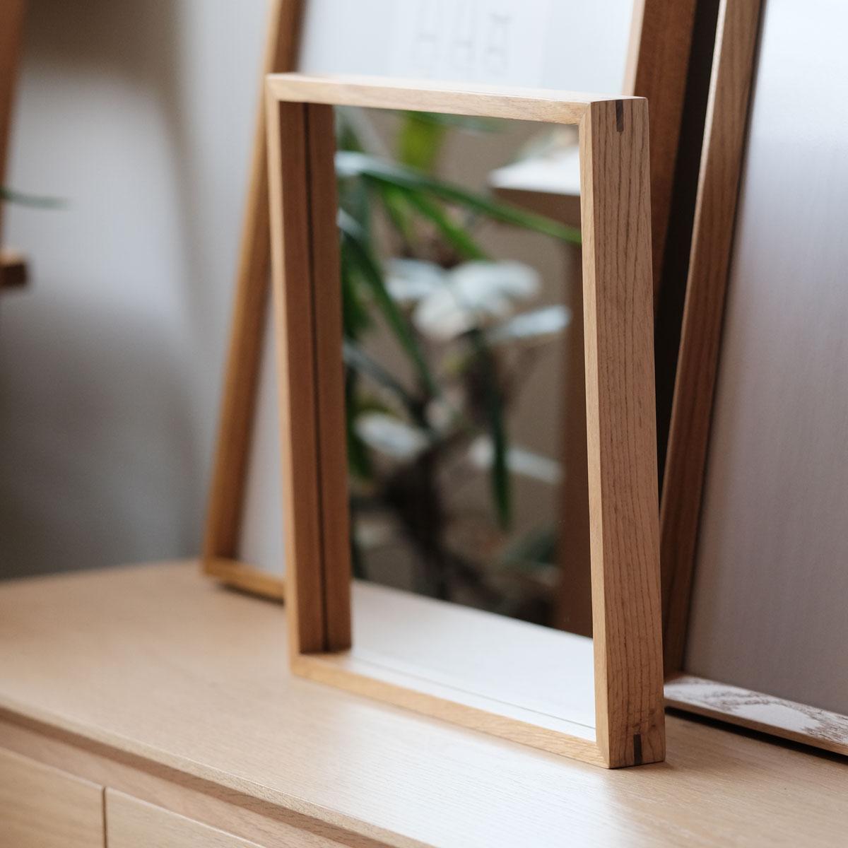 Turco Specchio con cornice in Wood, quadrato 40x40 cm - EDGE in vendita