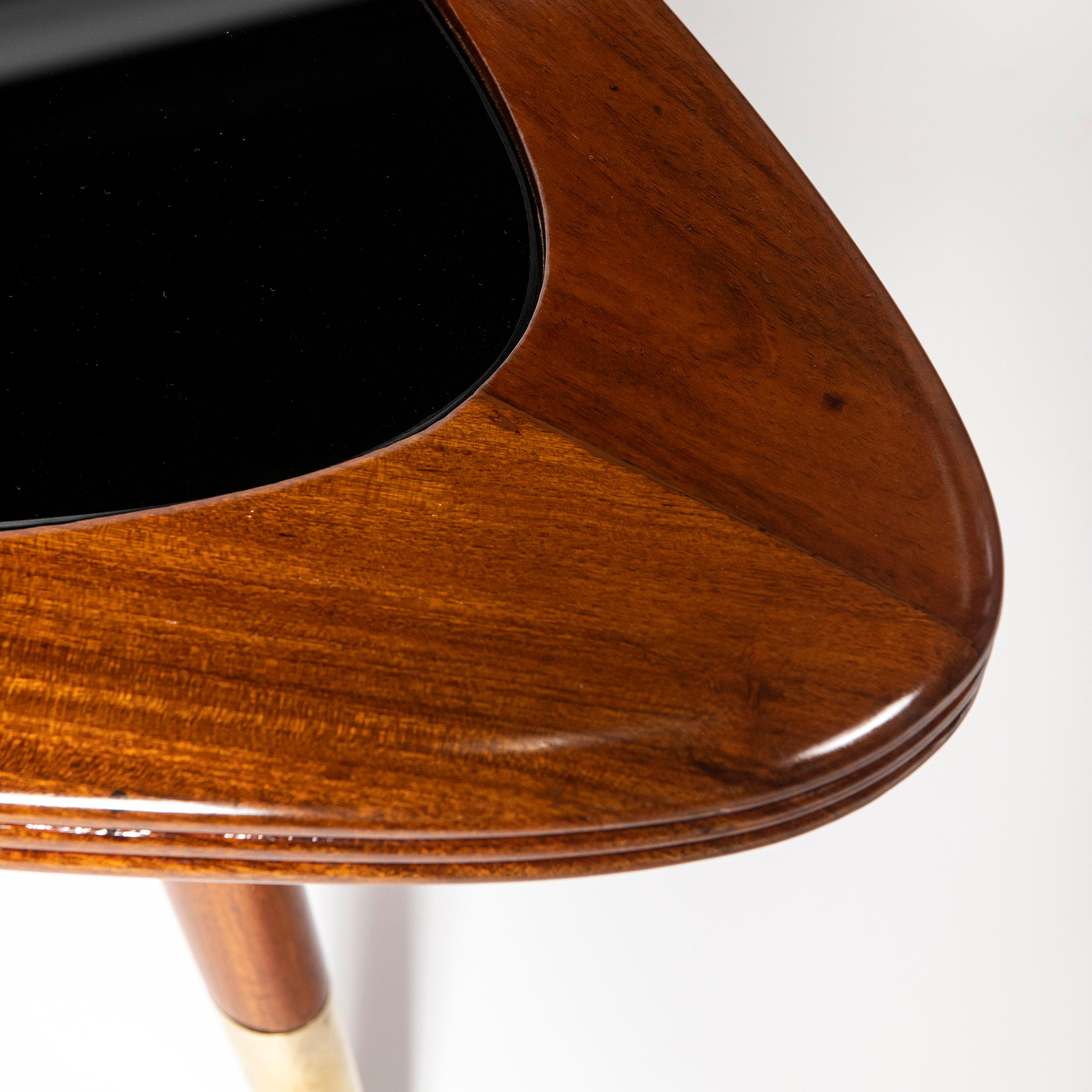 Milieu du XXe siècle Table basse en bois, verre et bronze par Englander & Bonta, Argentine, vers 1950. en vente