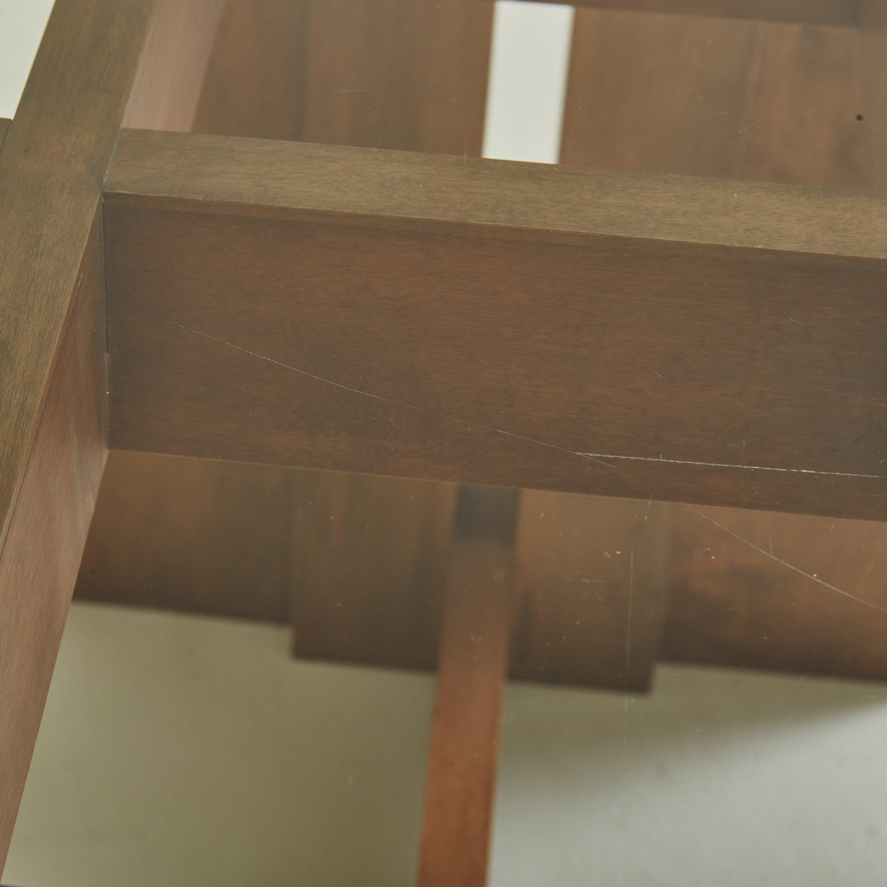 Table de salle à manger en bois et verre à motif de grille, Italie, années 1960 en vente 4
