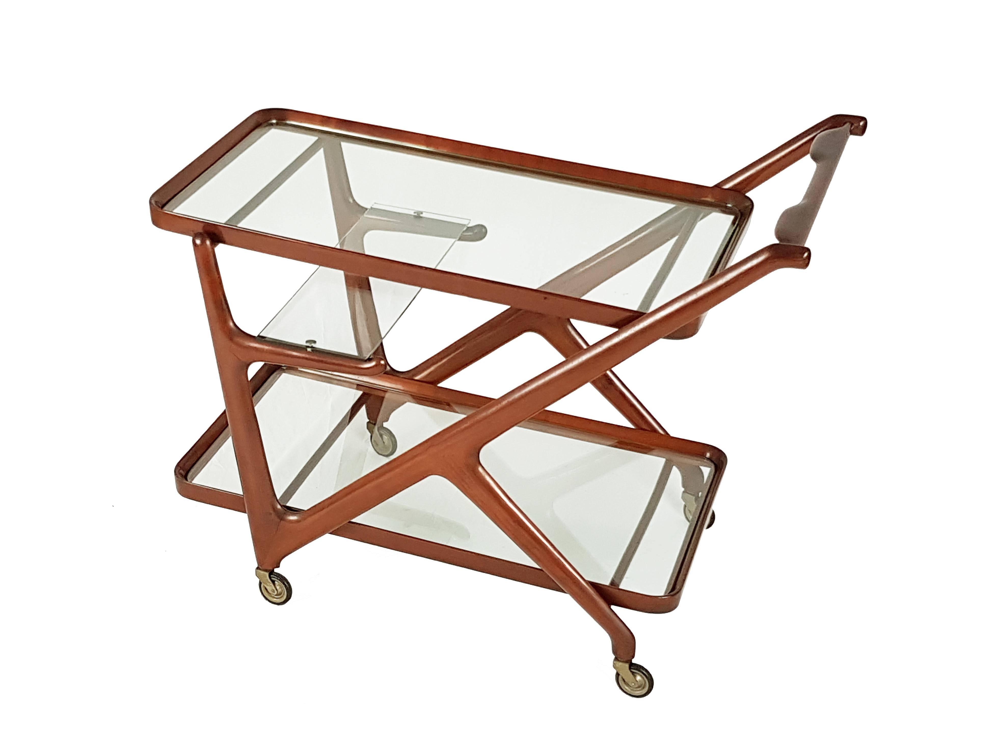 Wood & glass Mid-century modern trolley by Cesare Lacca for Cassina In Good Condition For Sale In Varese, Lombardia