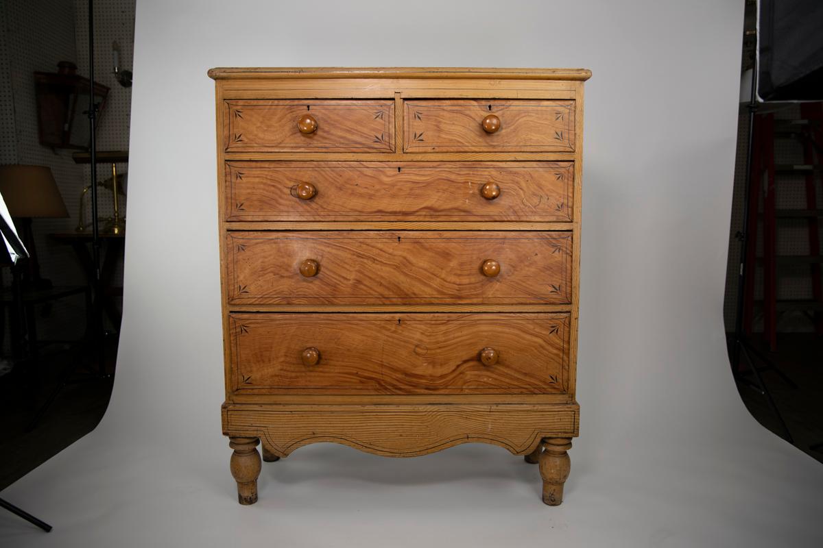 Wood Grain Chest of Drawers In Good Condition For Sale In New York, NY