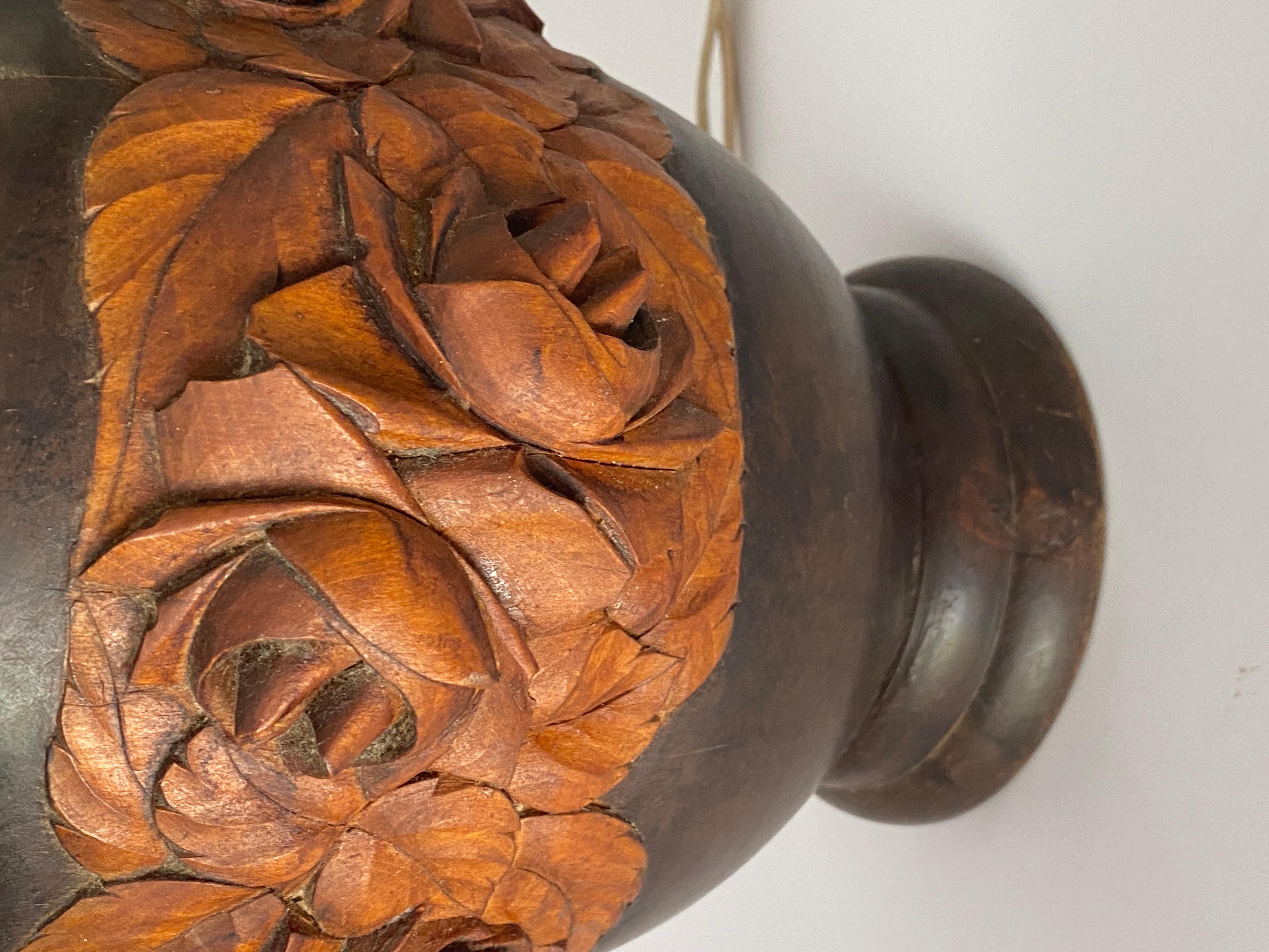 Handgeschnitzte Holz-Tischlampe, Art Deco, Frankreich, um 1940 im Angebot 3