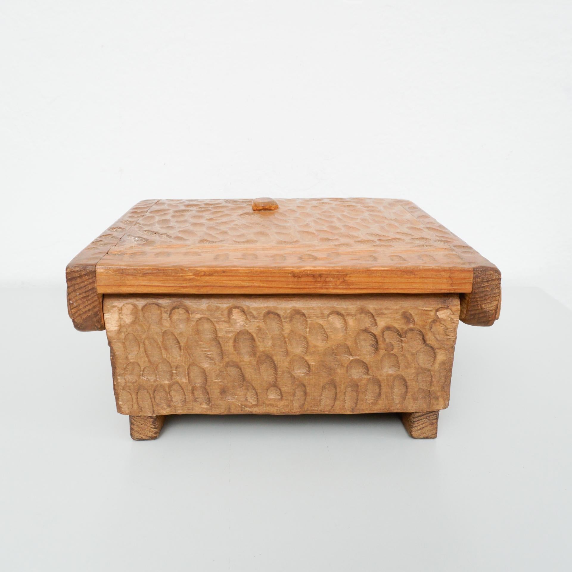 Wood Handcarved Box After Alexandre Noll In Good Condition For Sale In Barcelona, ES