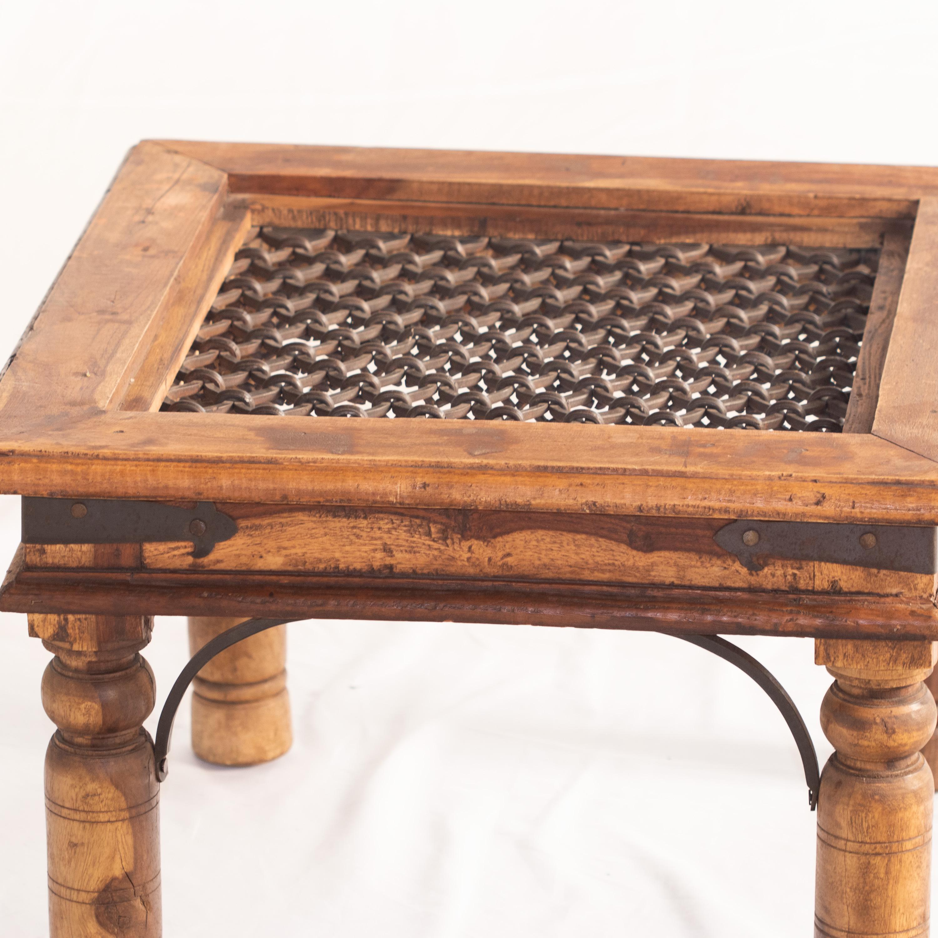 Exportation chinoise Table en bois faite à la main, design médiéval tissé en fer, mobilier traditionnel italien en vente