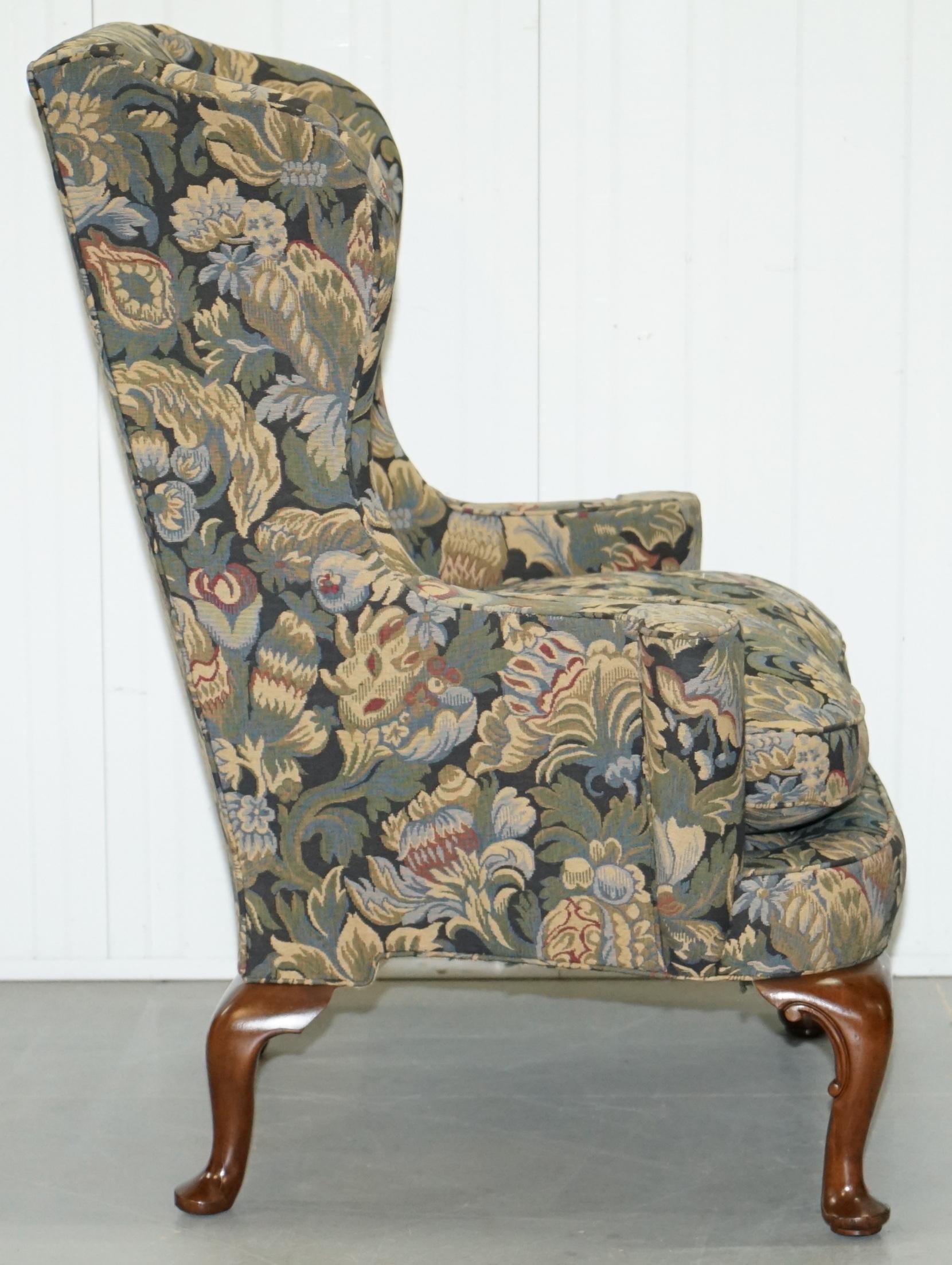 Wood & Hogan New York Blenheim Ohrensessel aus Nussbaumholz William Morris im Angebot 5