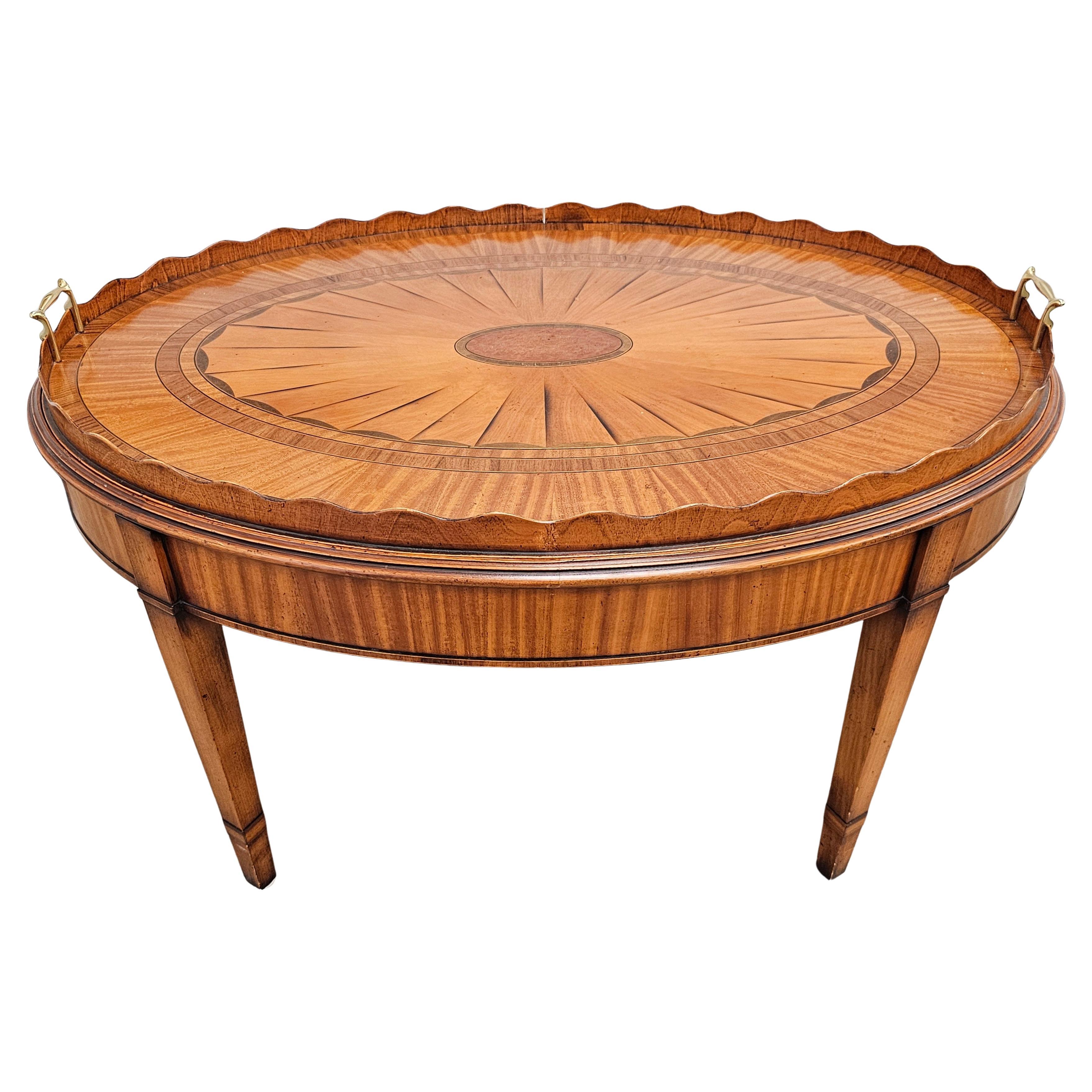 Table à plateau Norfolk incrustée de bois exotiques mélangés de style Hogan Sheraton