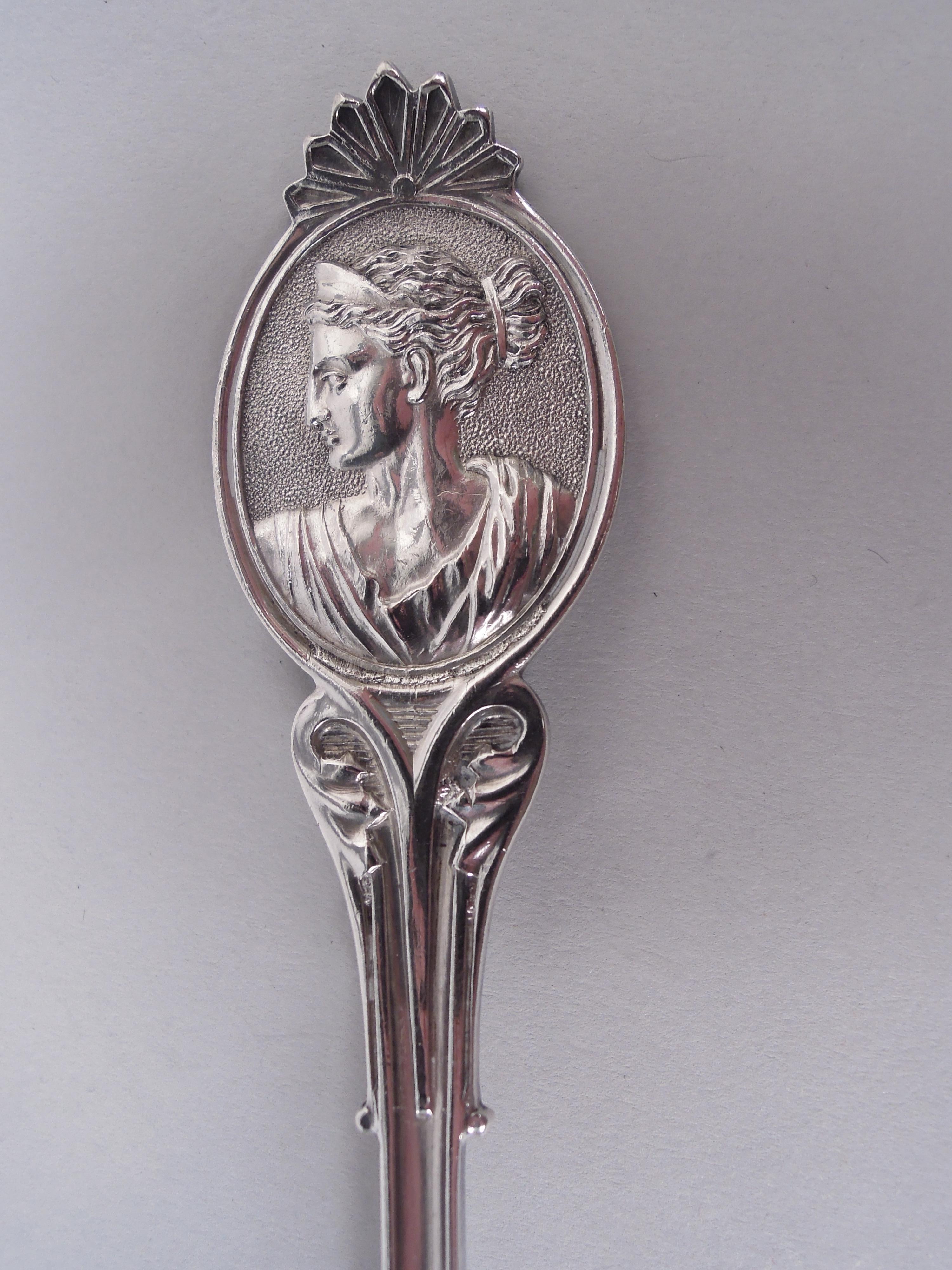 Wood & Hughes Couvert à tarte en argent avec médaillon et pièce de Diana Bon état - En vente à New York, NY