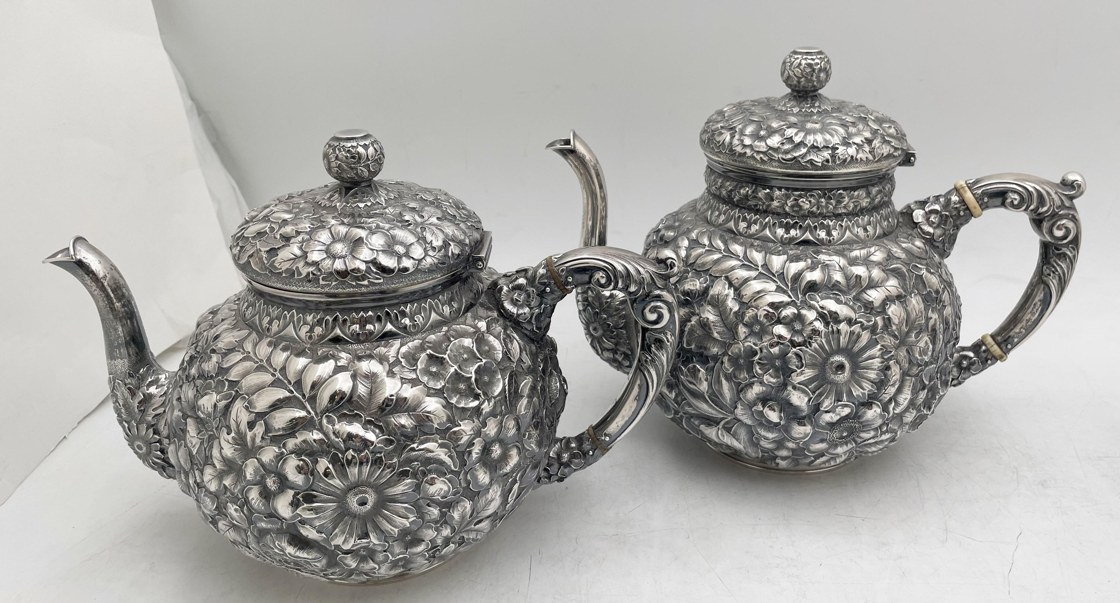 Service à thé de 6 pièces en argent sterling repoussé du 19ème siècle avec plateau Wood & Hughes en vente 4