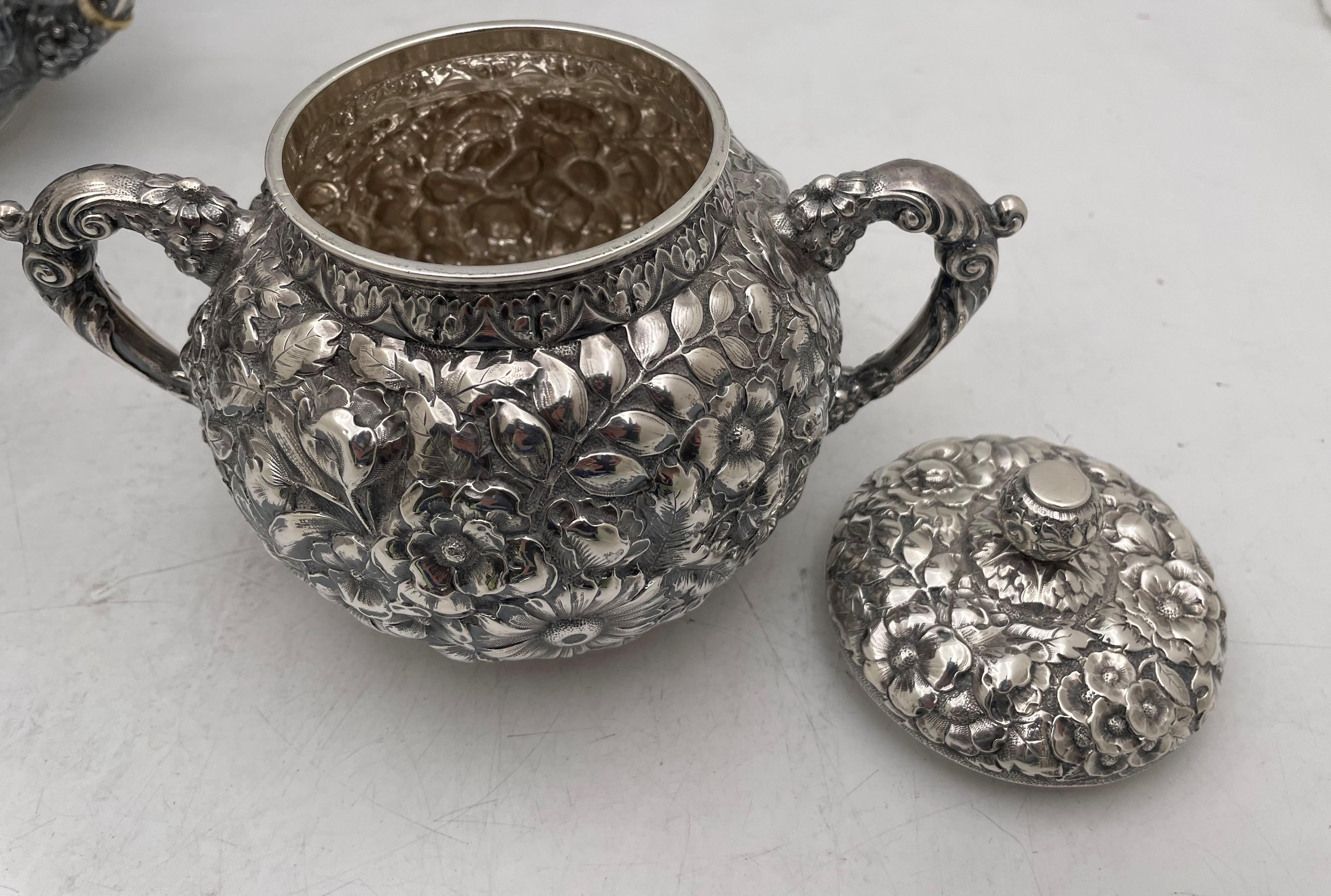 Service à thé de 6 pièces en argent sterling repoussé du 19ème siècle avec plateau Wood & Hughes en vente 6