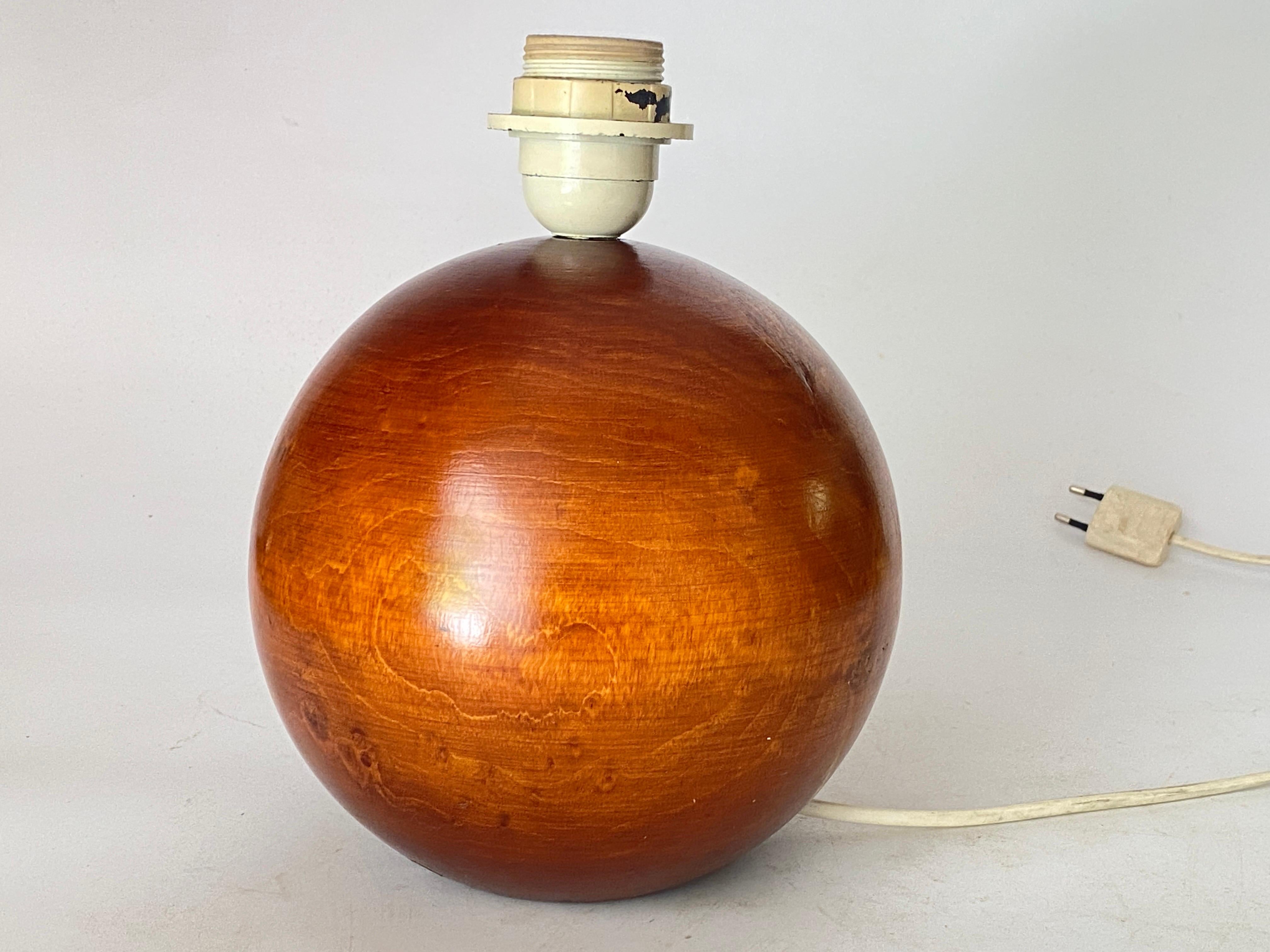 Wood Italian Rond Solid Table Lamp Brown Color Italy 20th Century en vente 1