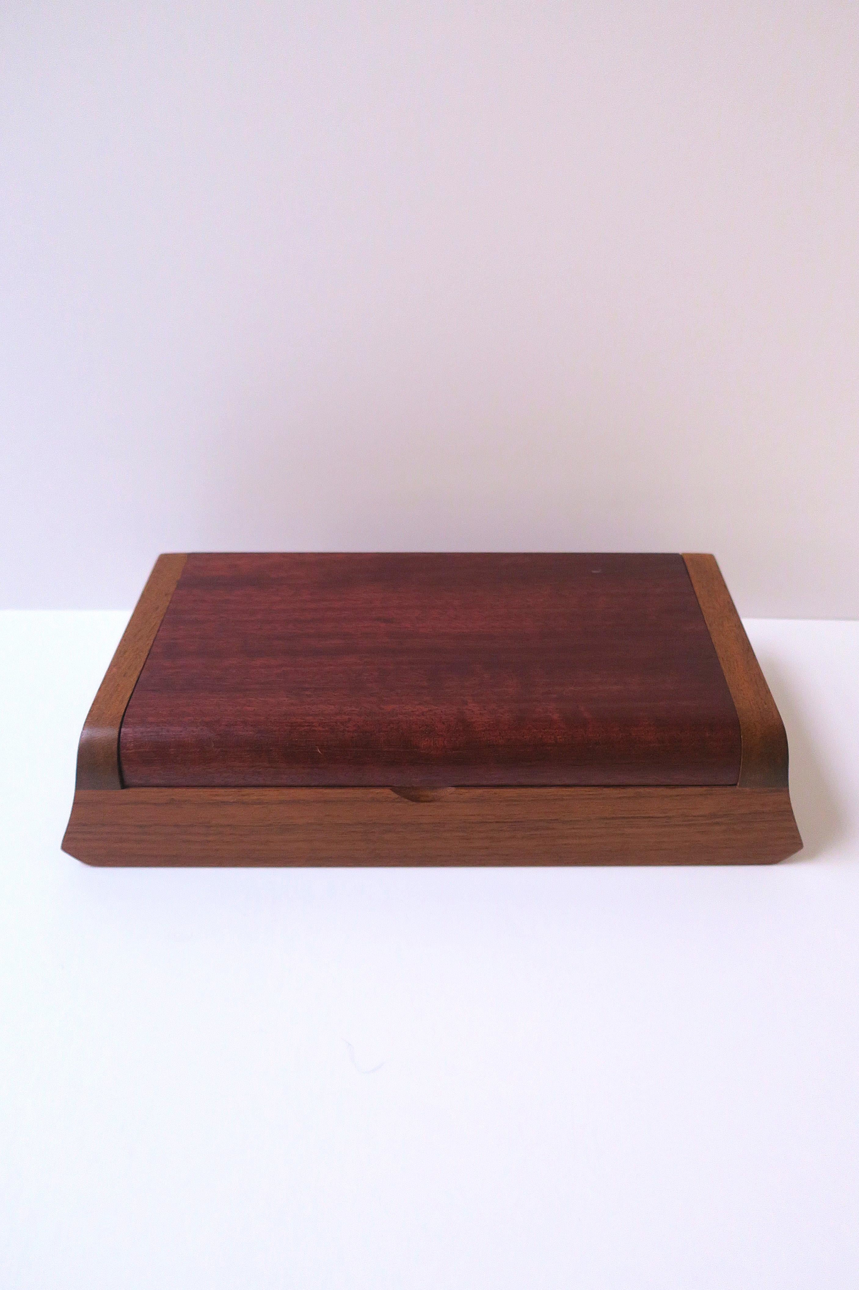 Boîte à bijoux en Wood Bon état - En vente à New York, NY