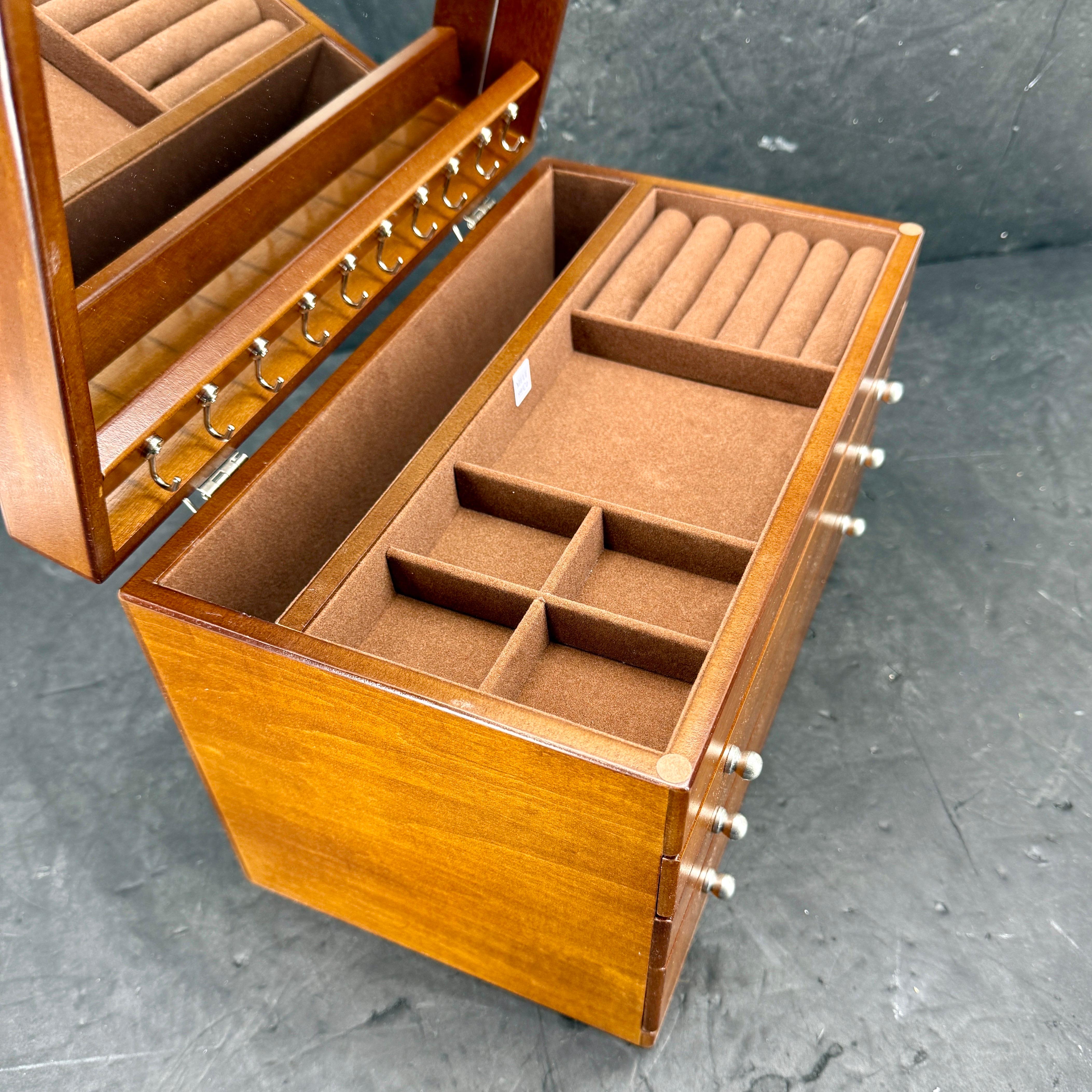 Boîte à bijoux en bois avec tiroirs Intérieur en daim en vente 6