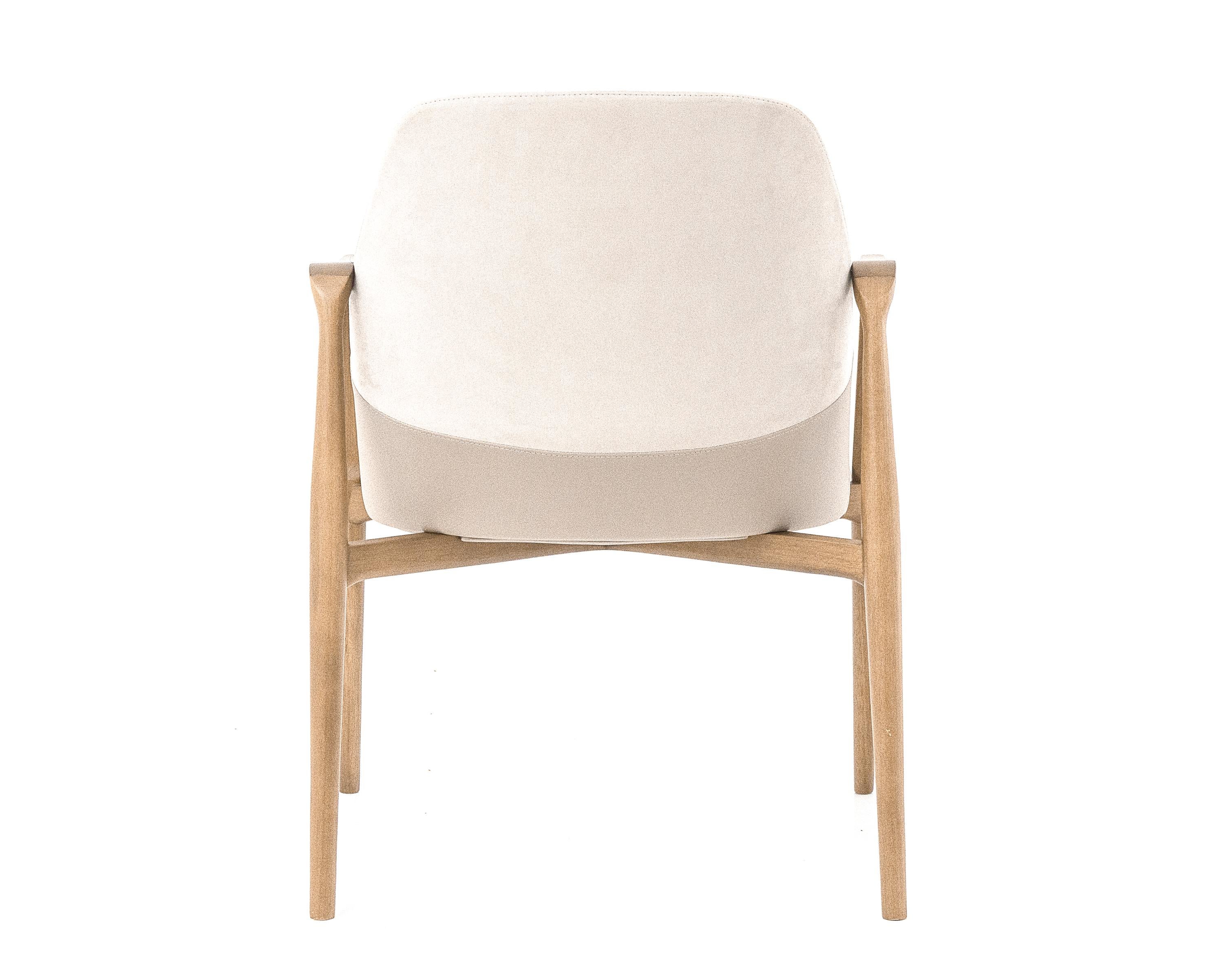 Contemporary Wood Legs, Upholstered Fabric, Dandara Dining Chair with Armrest For Sale