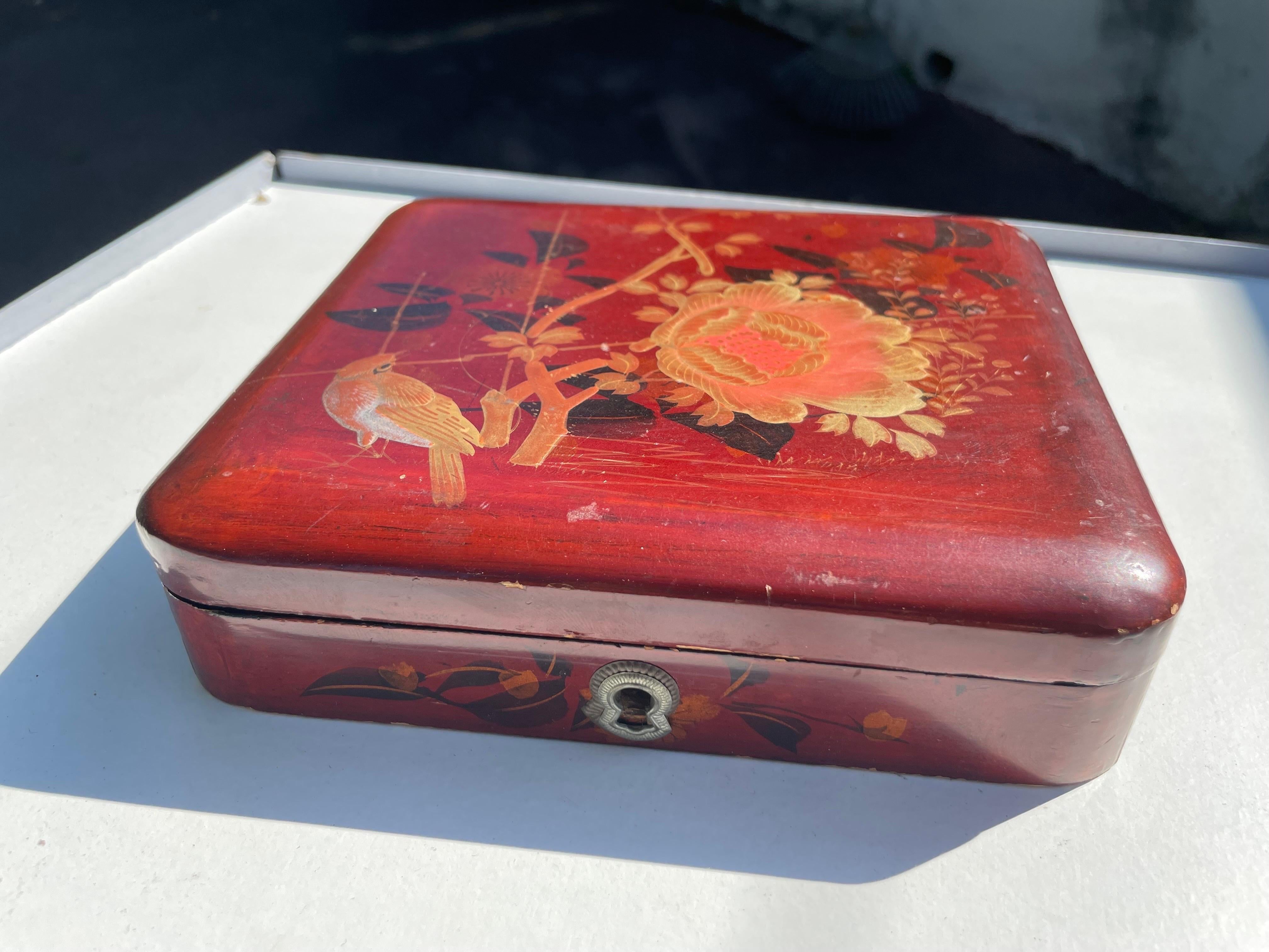 Chinoiserie Wood Lidded Box, Hand-Painted and Lacquered, Japanese, Early 20Century For Sale
