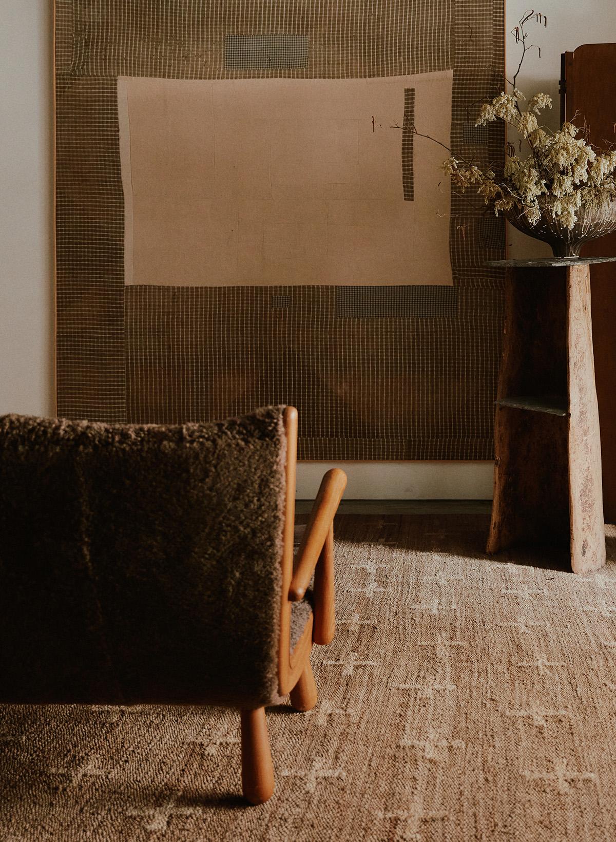 Mid-Century Scandinavian 2-Seater Setee in Wood and Bouclé Fabric in the style of Philip Arctander, 1950s.

Reupholstered in mocha sheepskin