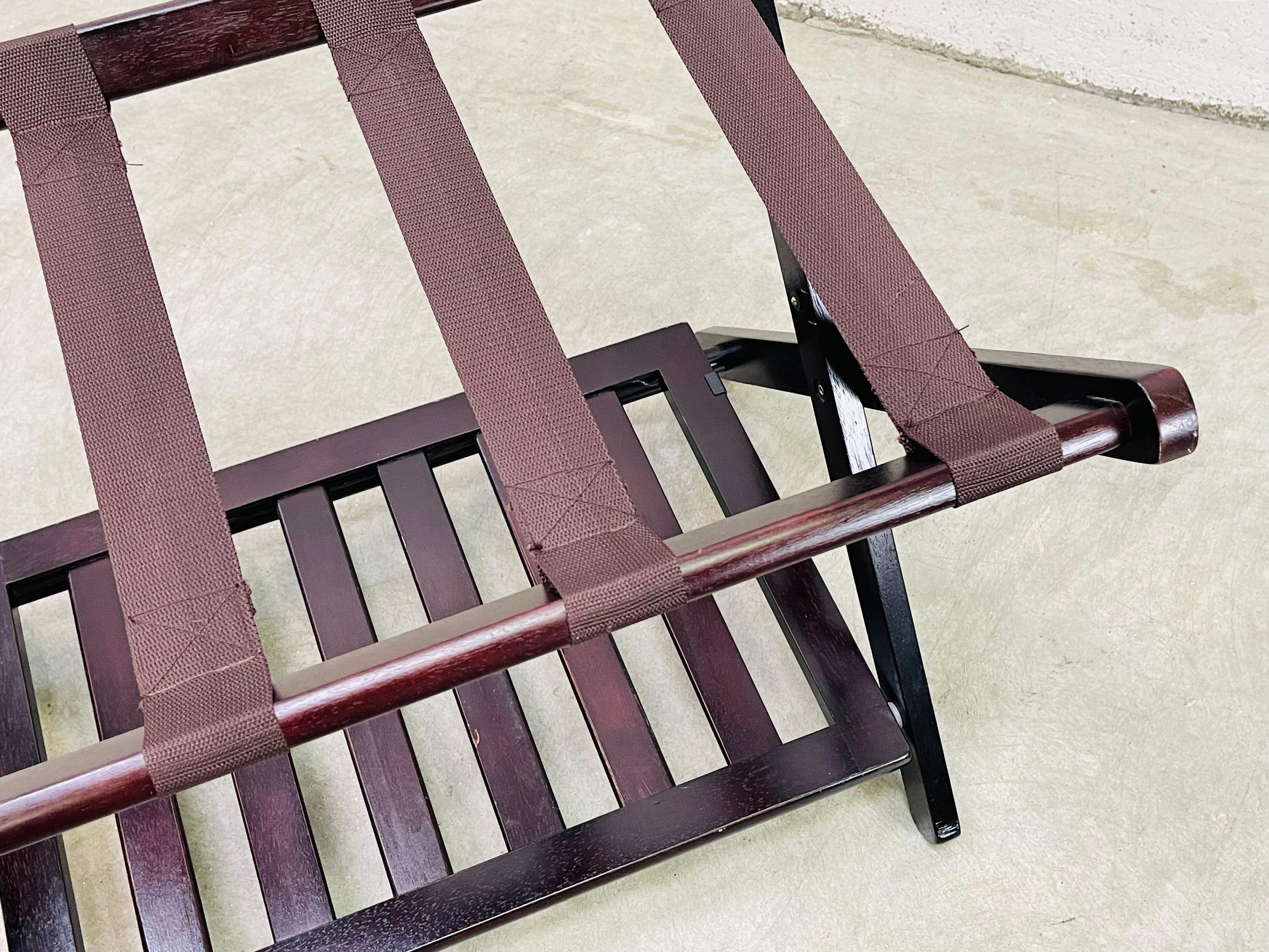 Wood Luggage Rack with Shelf In Good Condition In Amherst, NH