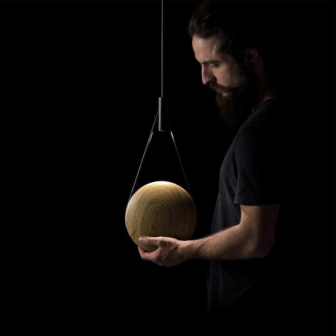 Legno Wood Luminária Lua di Atelier A. Ferri in vendita
