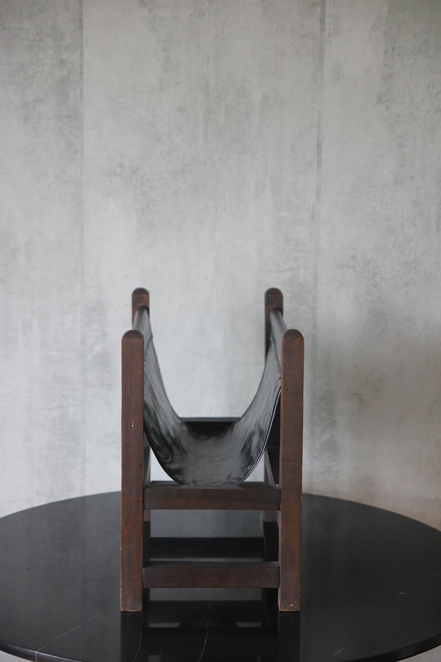 Revistero de madera al estilo de Kai Kristiansen en Bueno estado para la venta en Los Angeles, CA
