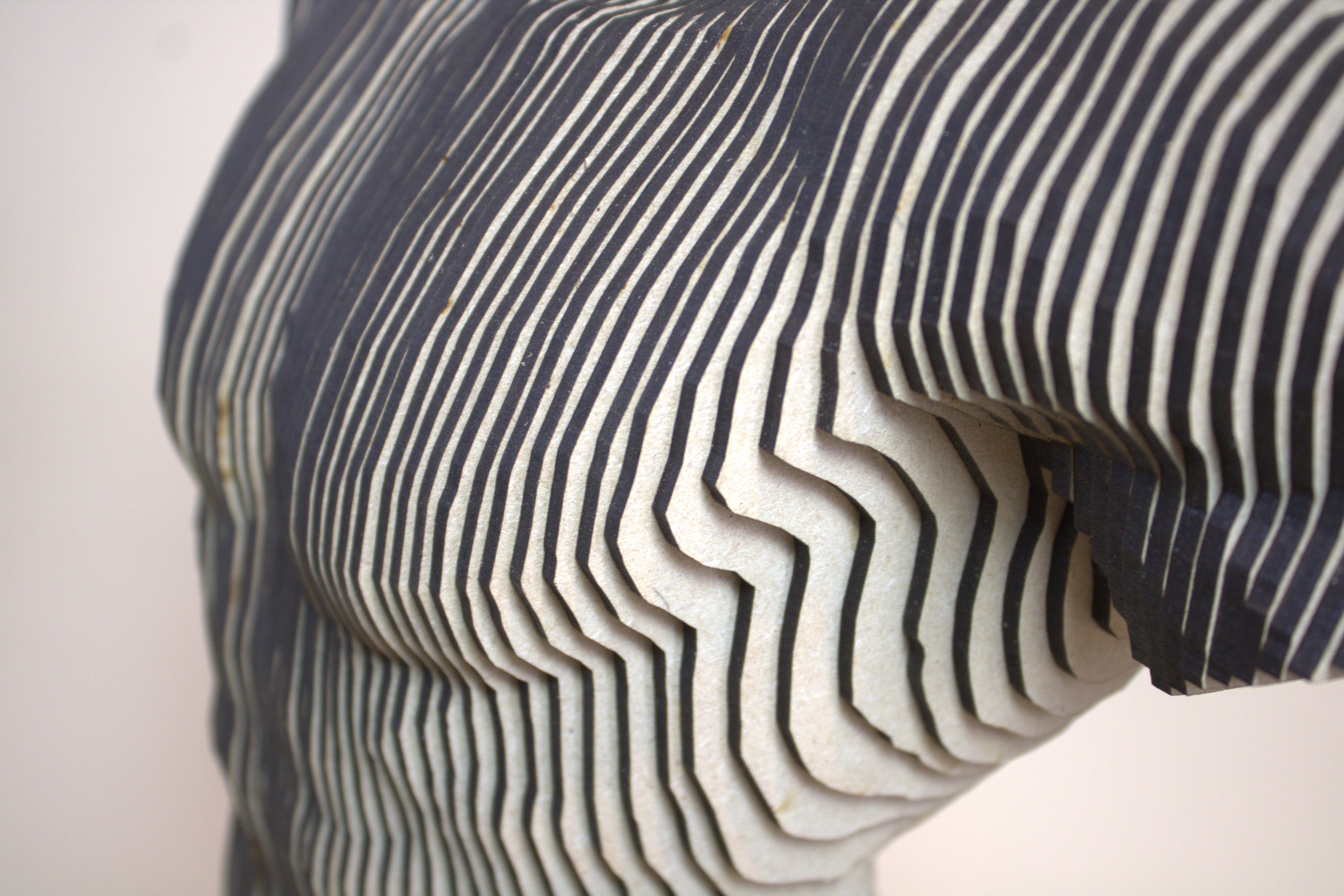 Scultura di torso maschile in Wood MDF in vendita 2
