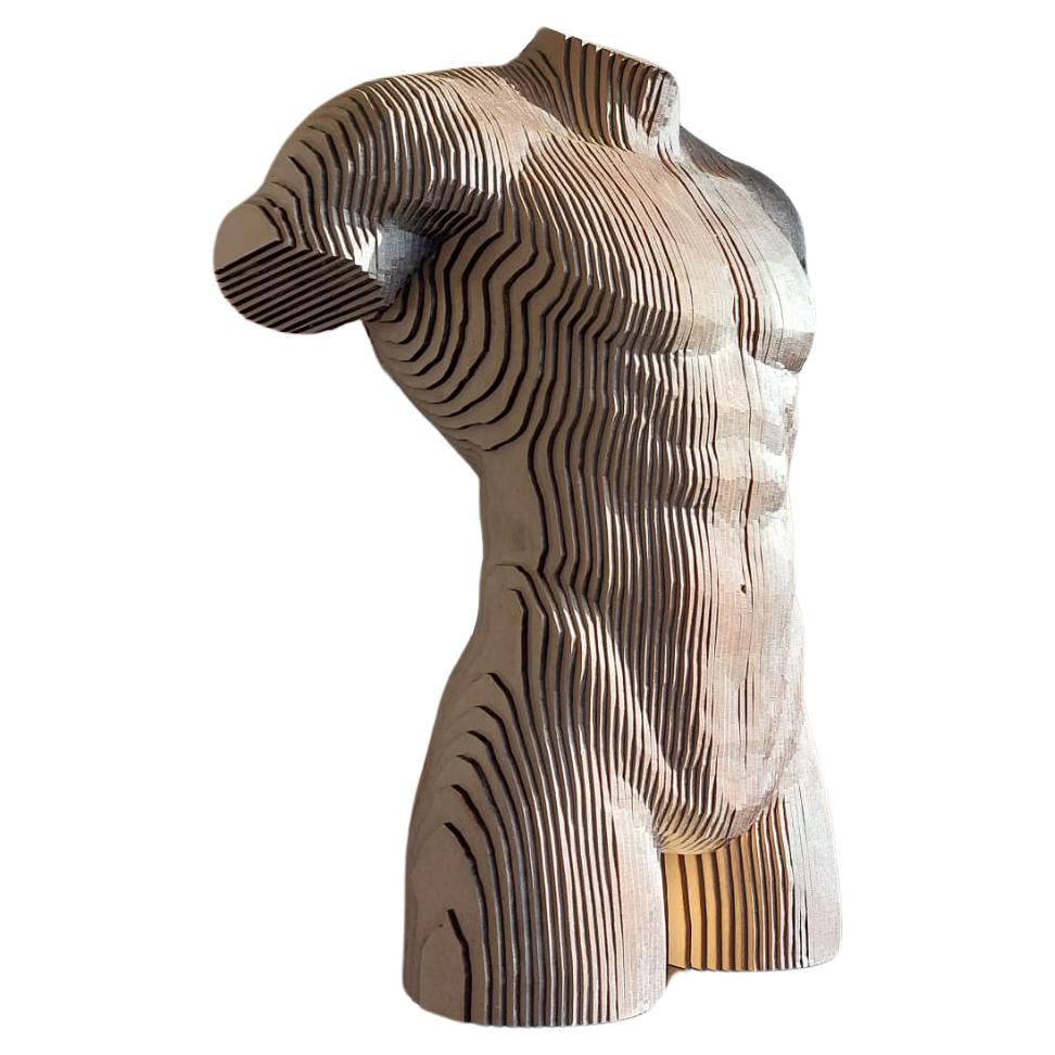 Sculpture de torse masculin en bois MDF 
