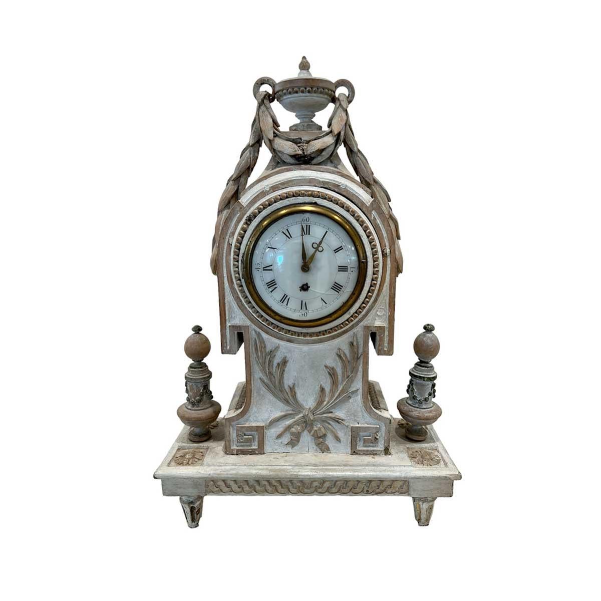 Wood Mantle Clock im Angebot