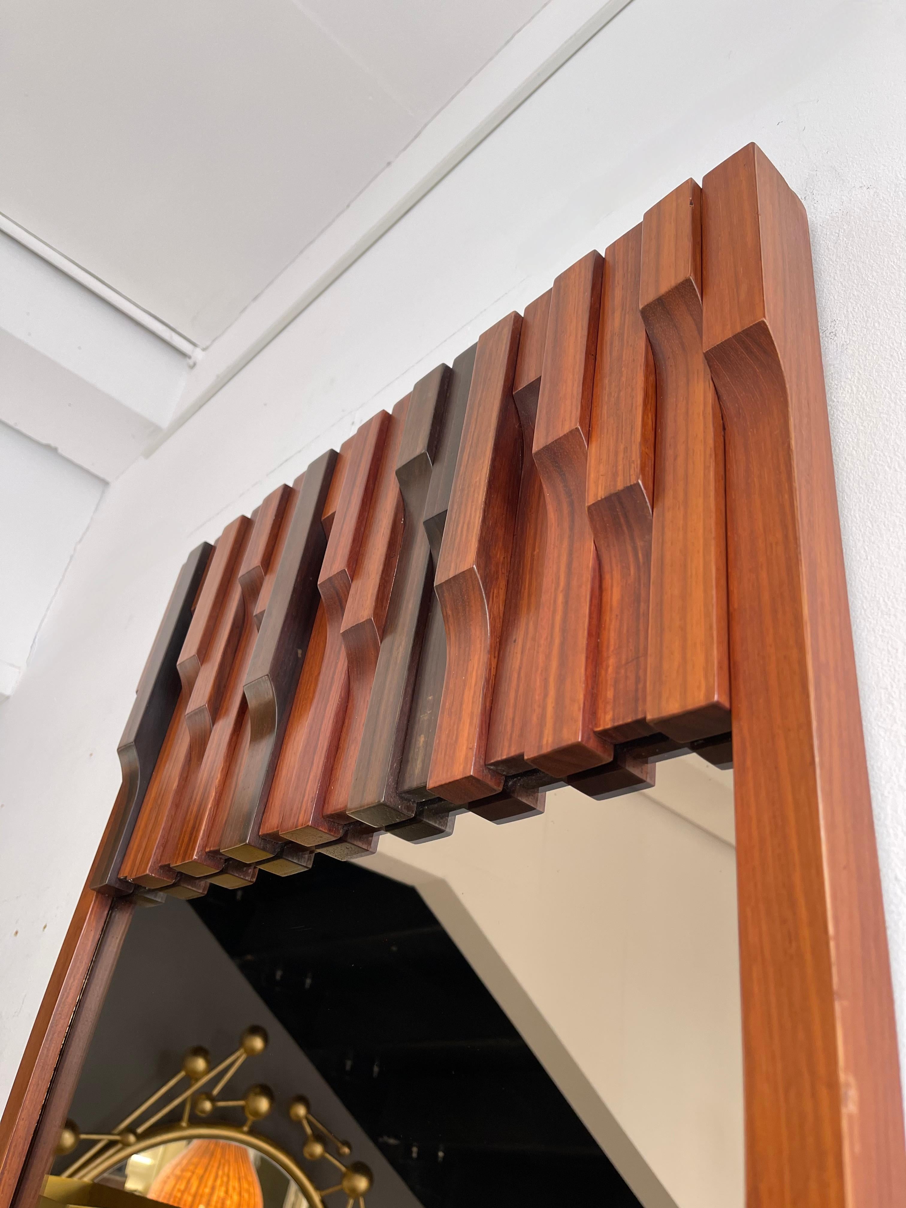 Fin du 20e siècle Miroir en bois de Luciano Frigerio. Italie, 1970 en vente