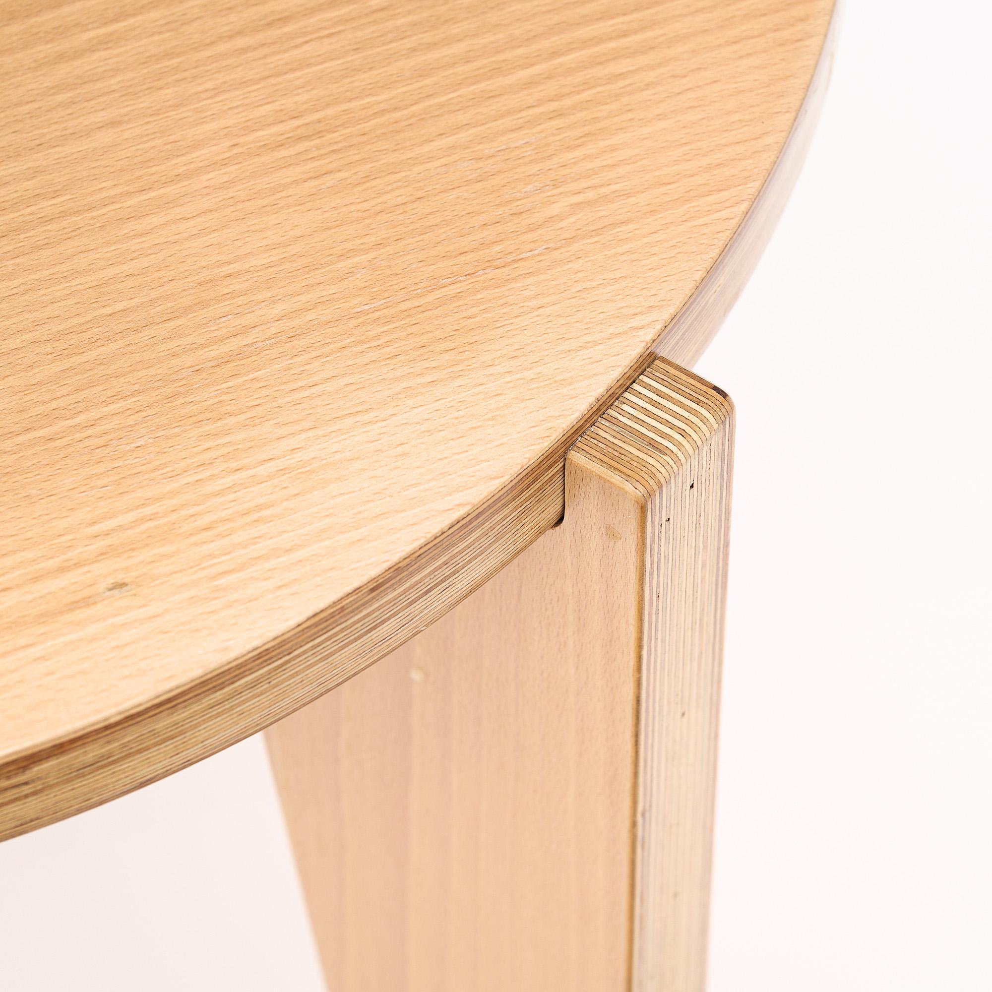 Fin du 20e siècle Tables d'appoint bois modernistes en vente