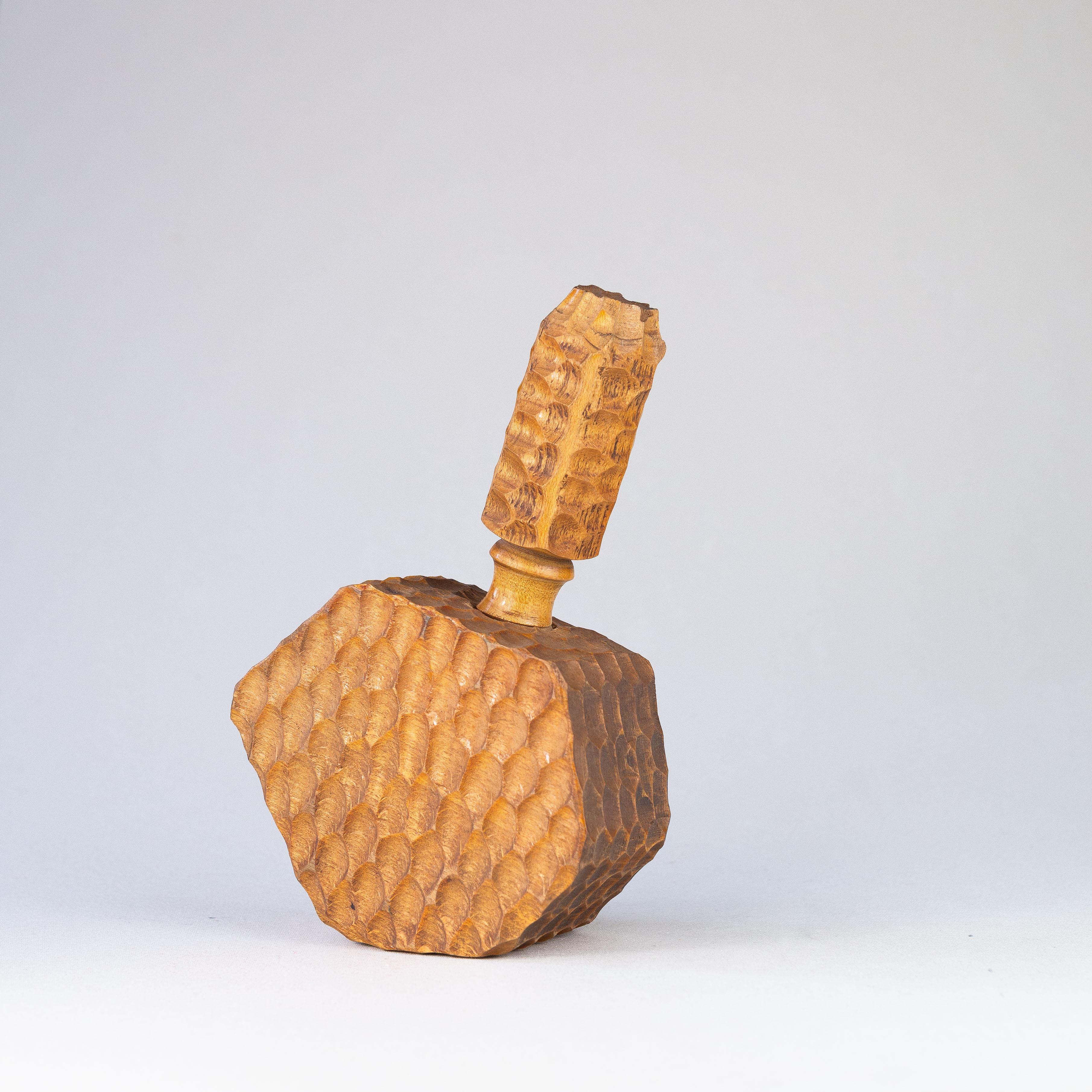 Cascanueces de Madera Arte Popular Francés de Les Deux Alpes, Años 60 Tallado en venta