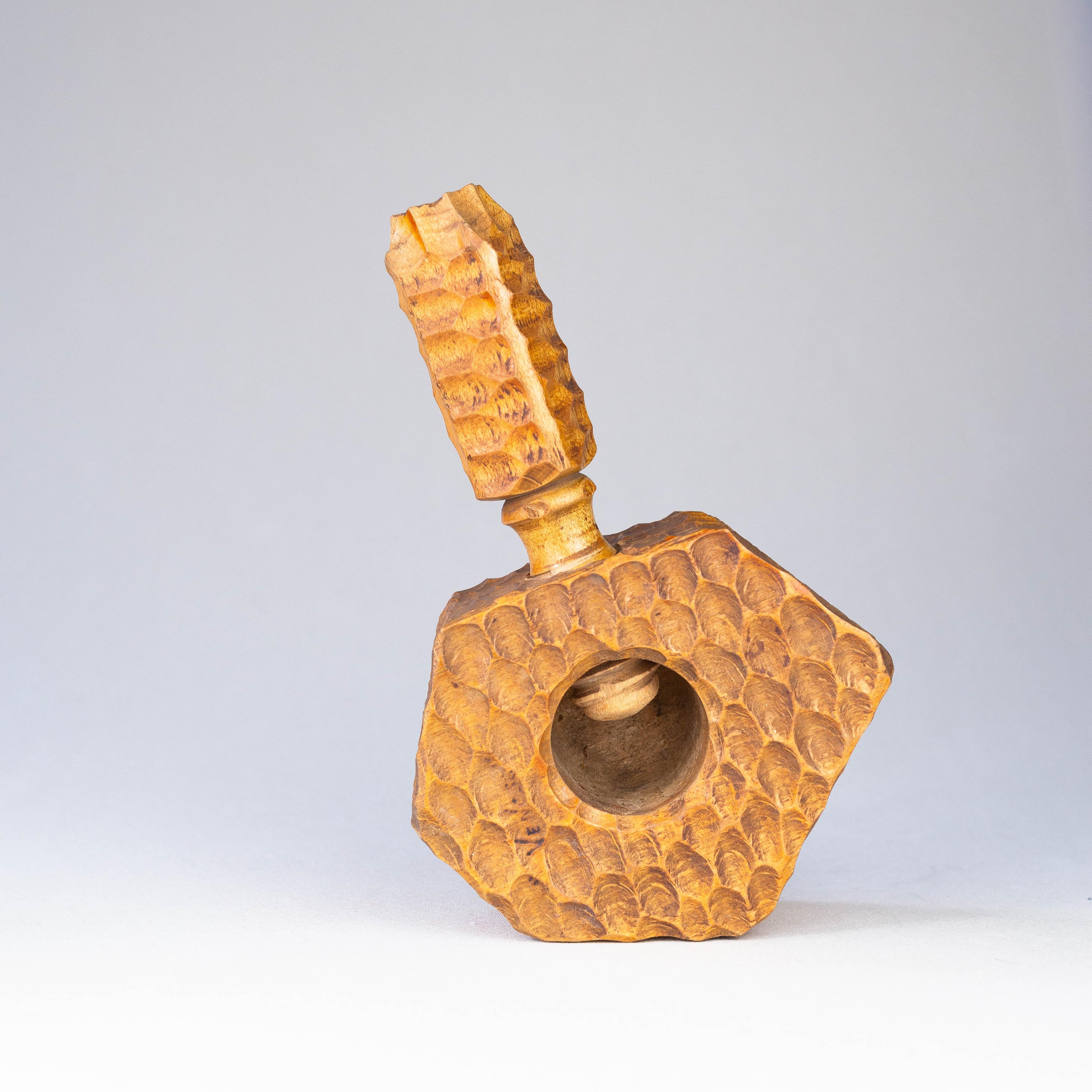 Cascanueces de Madera Arte Popular Francés de Les Deux Alpes, Años 60 en venta 2