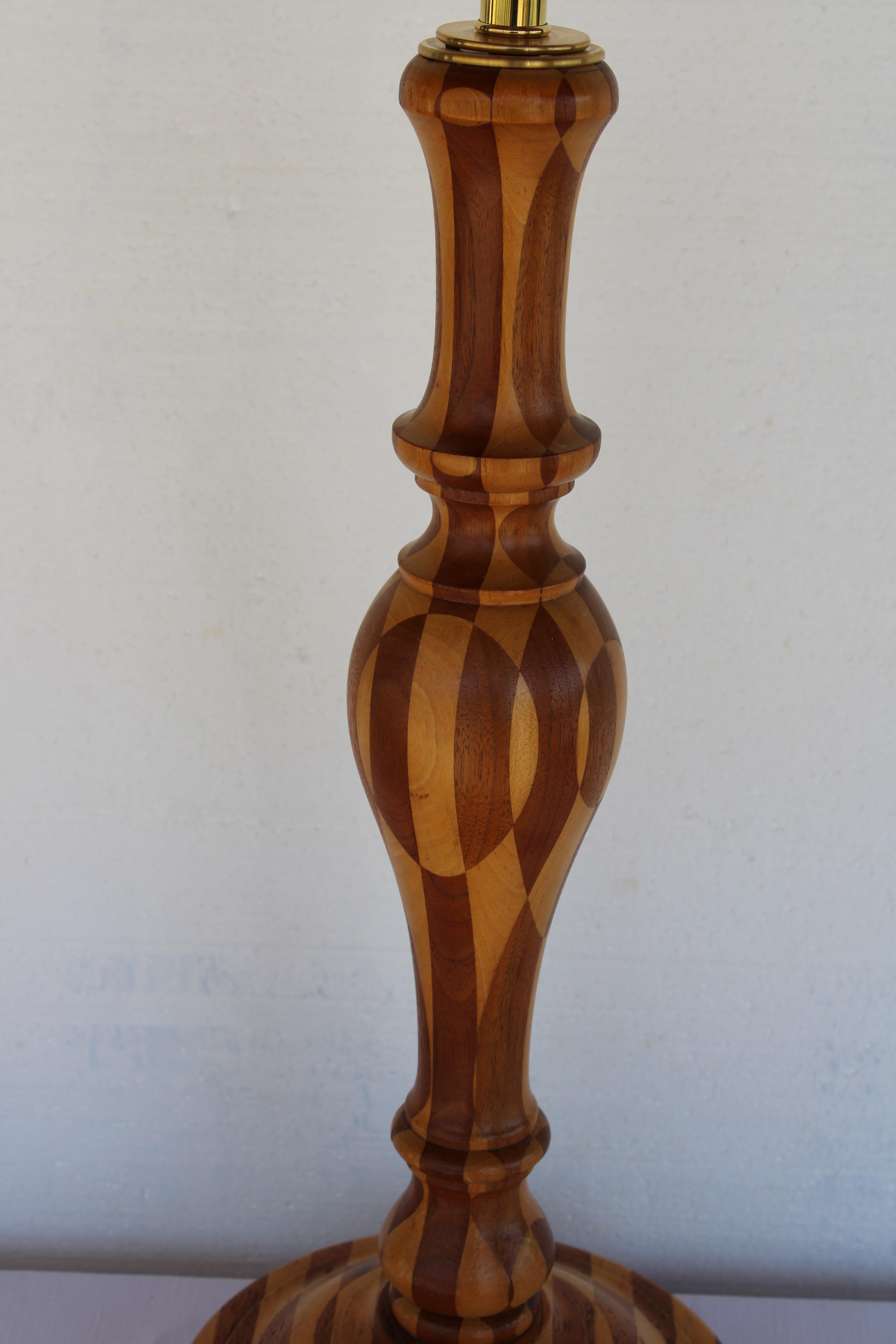 Wood Parquetry Lampe (amerikanisch) im Angebot