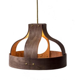 Lampada a sospensione in legno, "Bound" di Carnevale Studio, noce