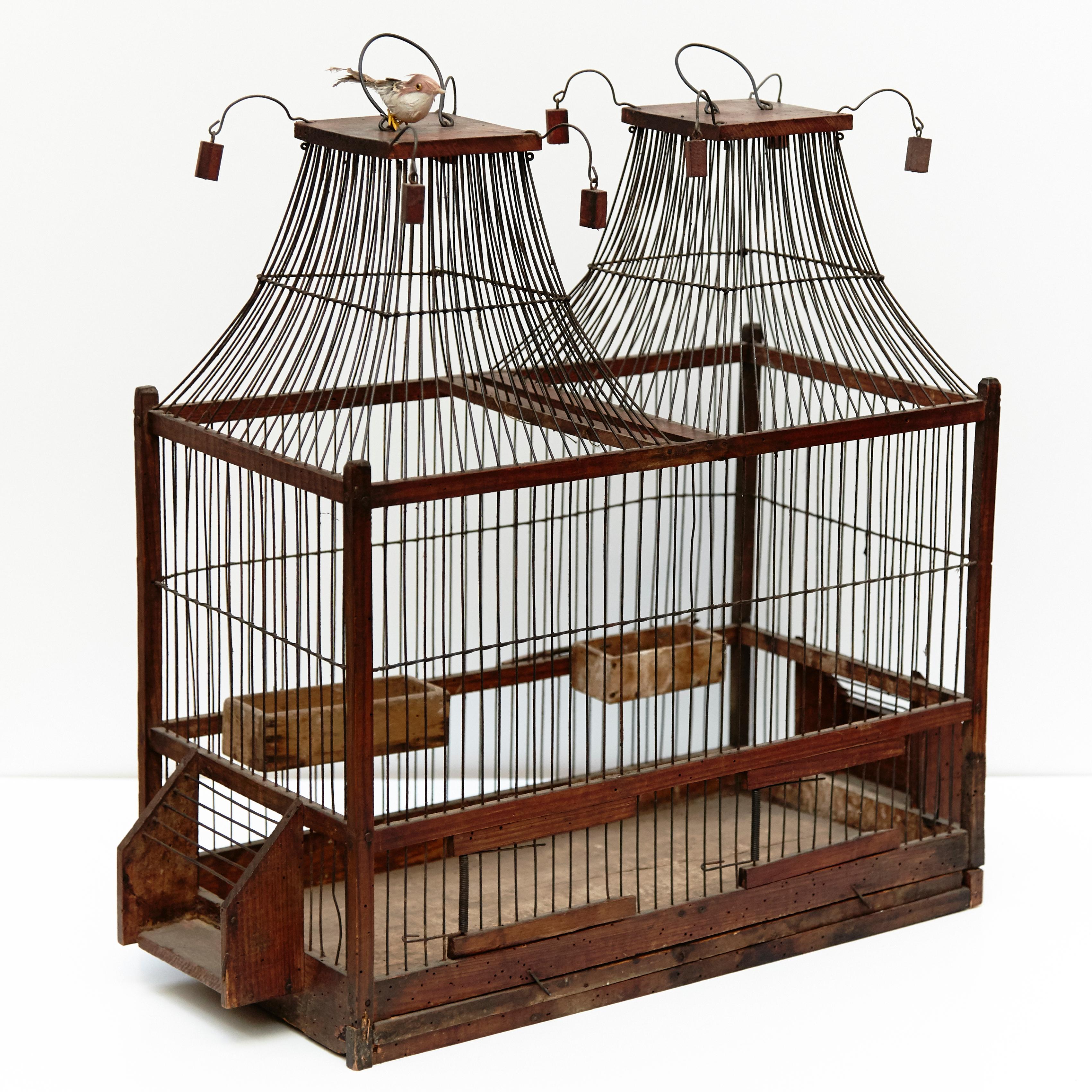 round metal bird cage
