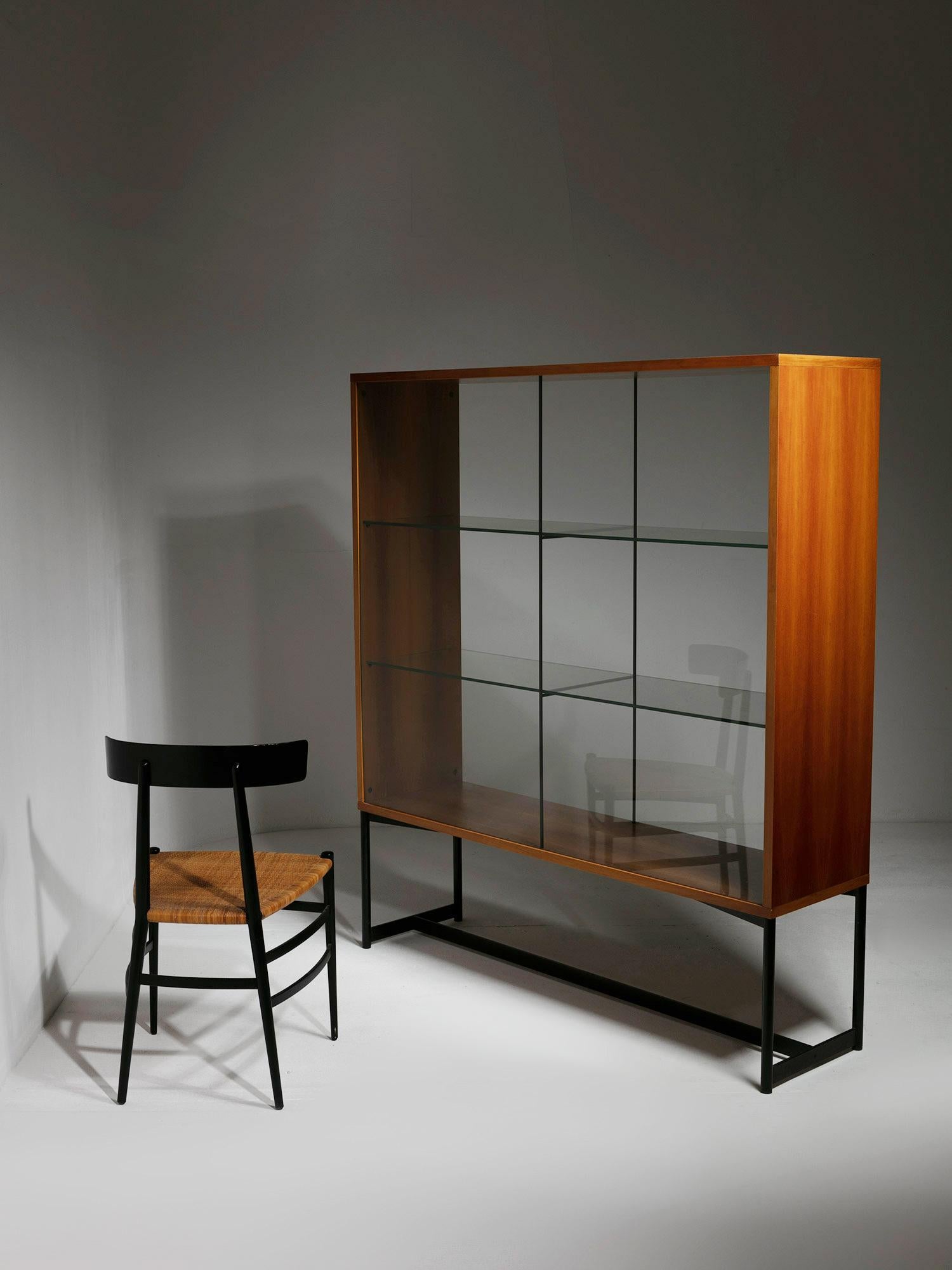 Wood Rationalist Vitrine by Asnago and Vender for Pallucco, Italy, 1980s For Sale 2