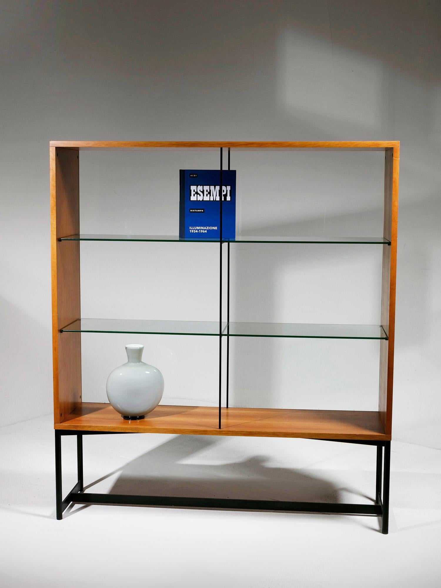Wood Rationalist Vitrine by Asnago and Vender for Pallucco, Italy, 1980s For Sale 3
