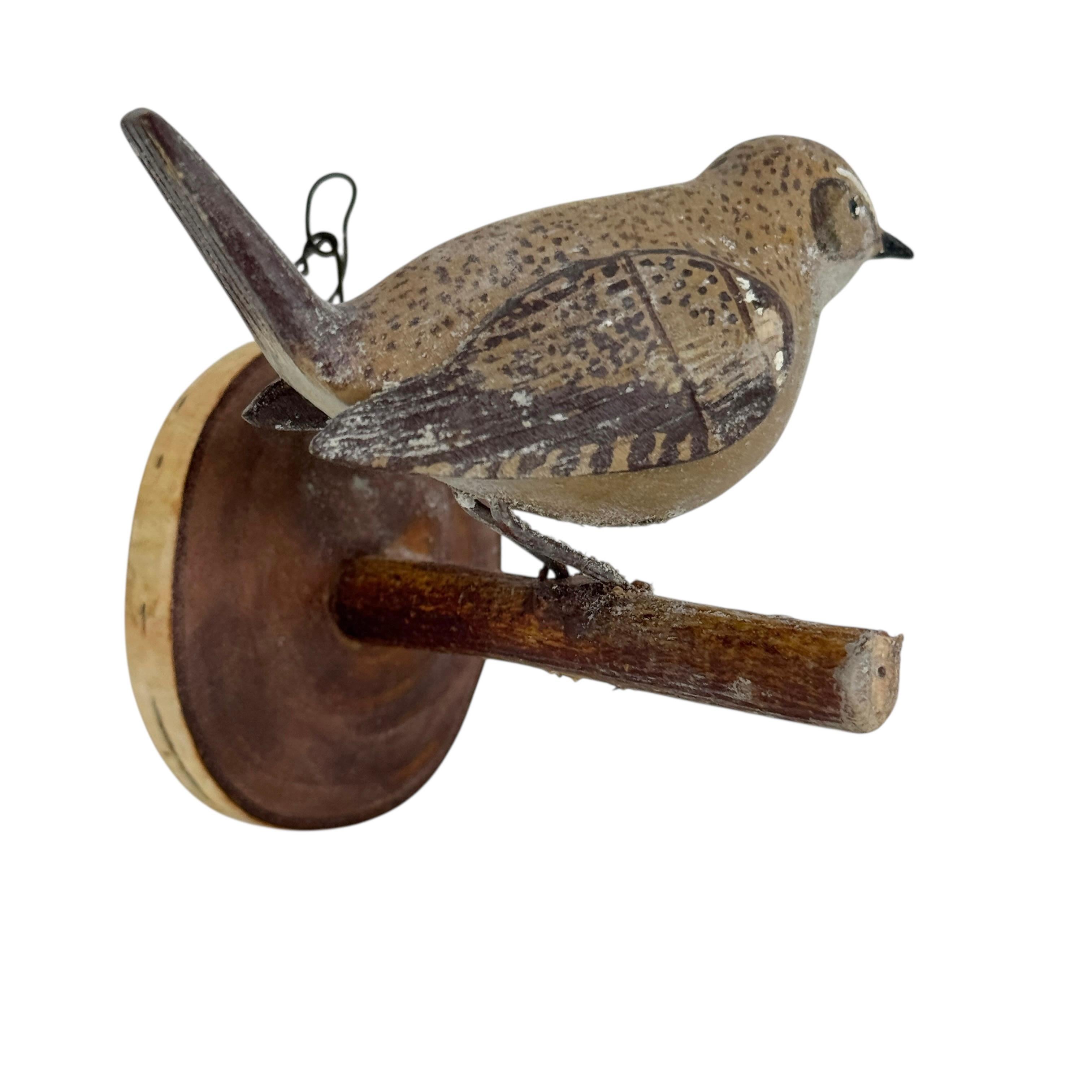 Wood Rock Wren Vichtauer Pájaro de Madera Tallado a Mano Black Forest Folk Art Austria Bosque negro en venta