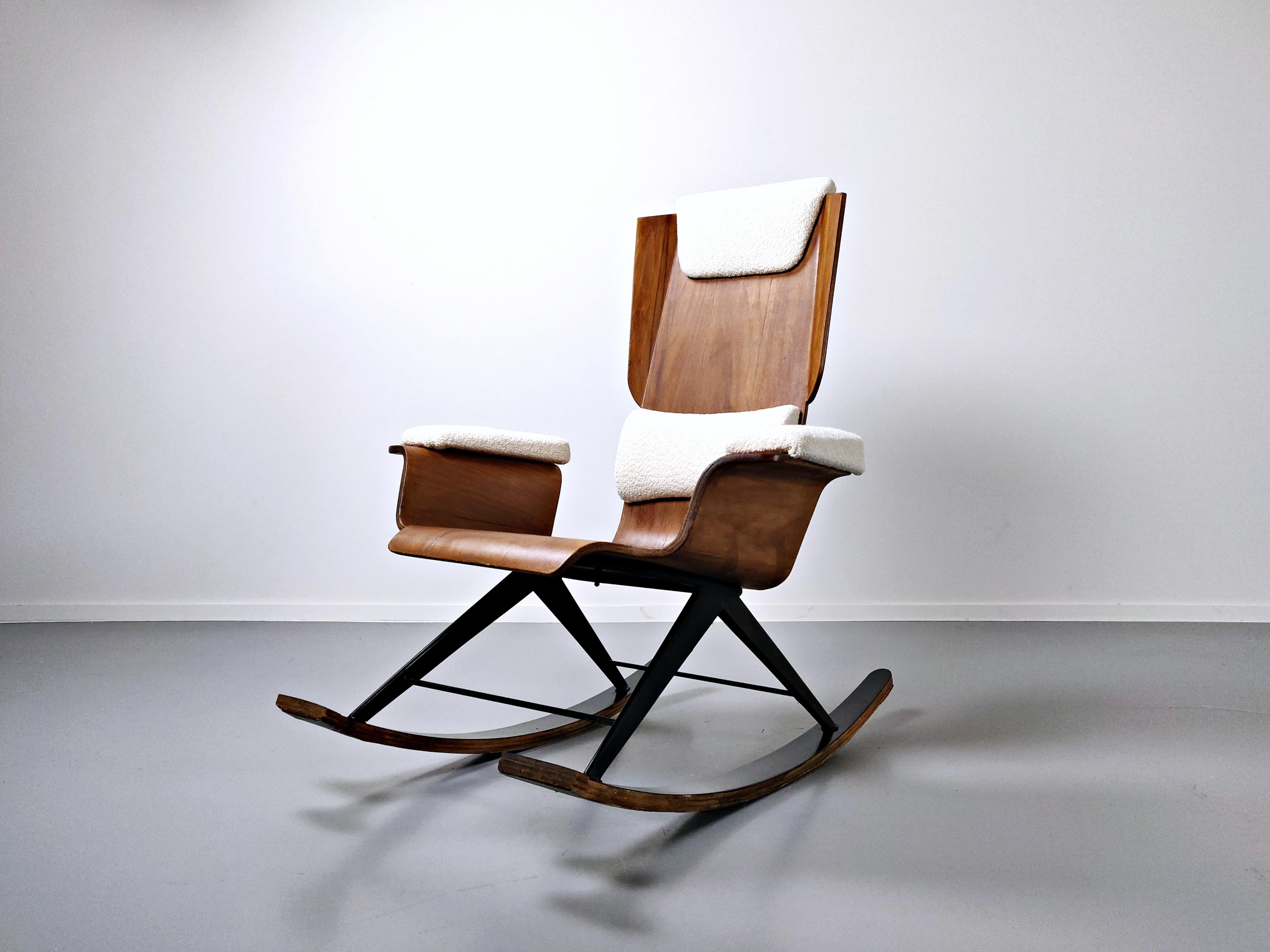 Italian Wood rocking chair by Carlo Ratti - Italy 1960s